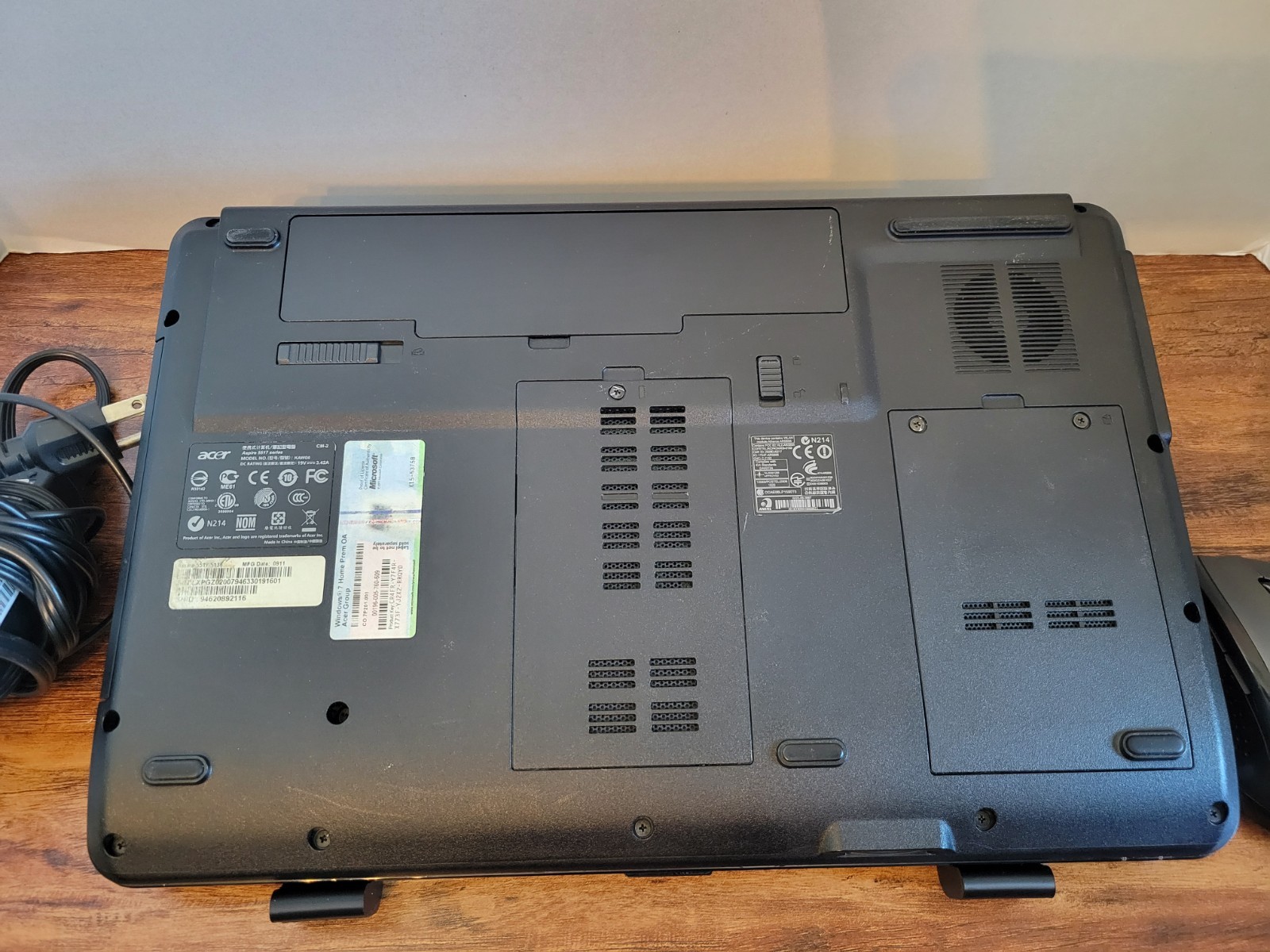 Acer Aspire 5517 Laptop, Linux Mint OS, Replaced Thermal Paste, Please READ
