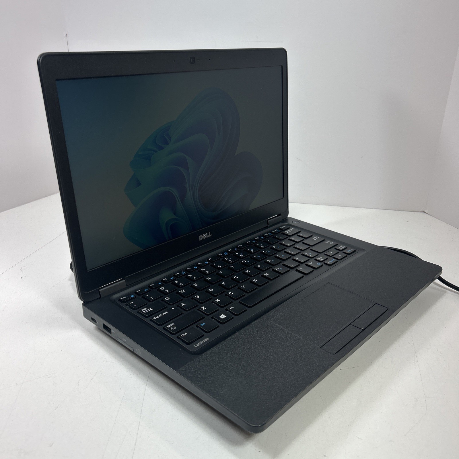 Dell Latitude 5480 i5-6300U 2.4GHz 8GB Ram 256GB SSD Win 11 Pro Needs 🔋