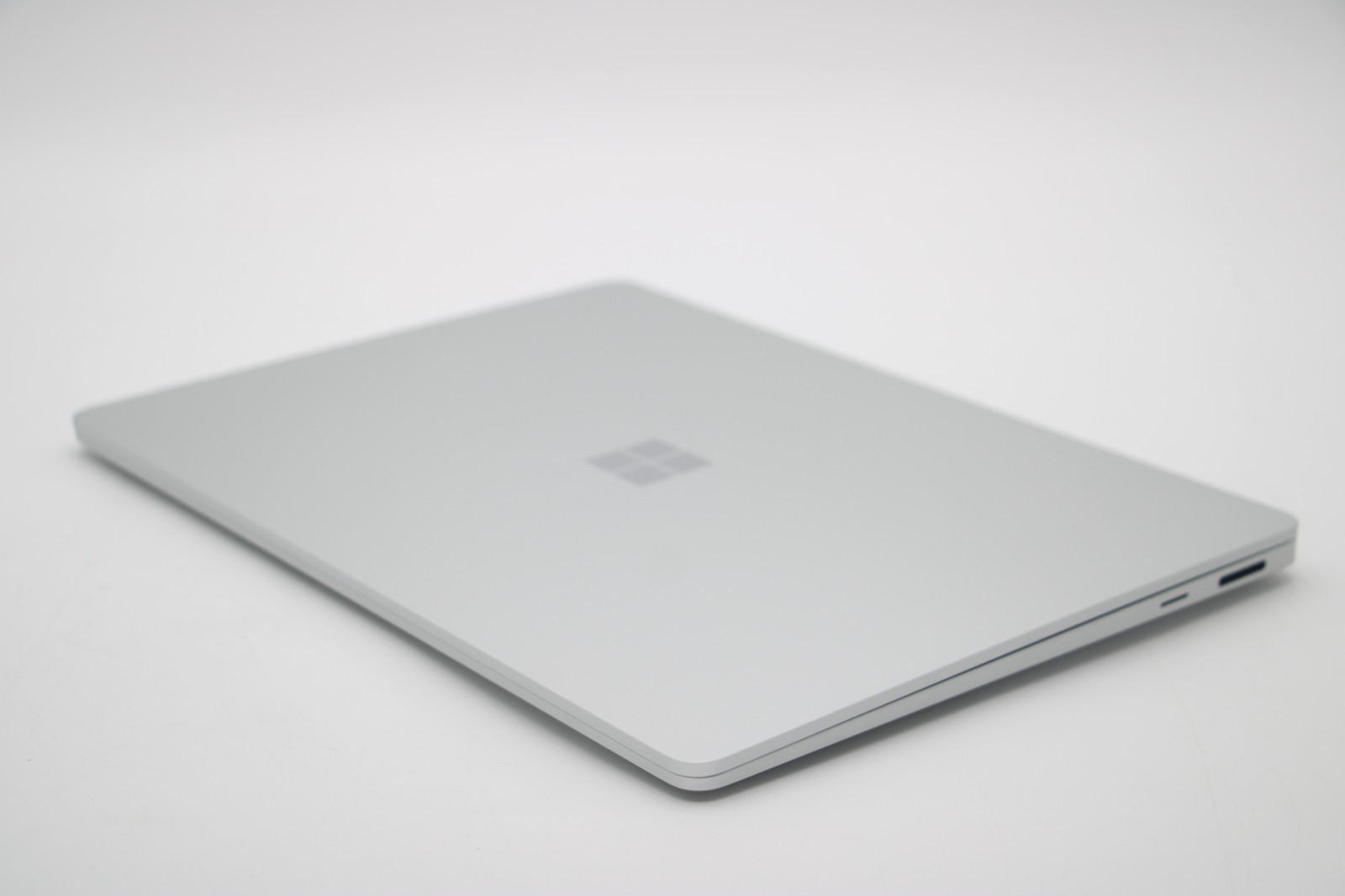 NEW – Microsoft Surface Laptop 7 13.5″ *Snapdragon X Plus/ 16GB RAM/ 256GB SSD*