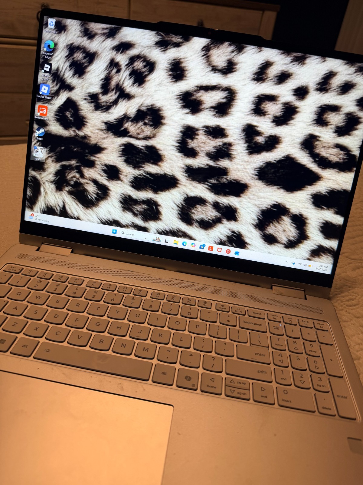 Levono yoga 7 2-in-1 14 amd – Silver (Seashell) – Touchscreen – ETC..