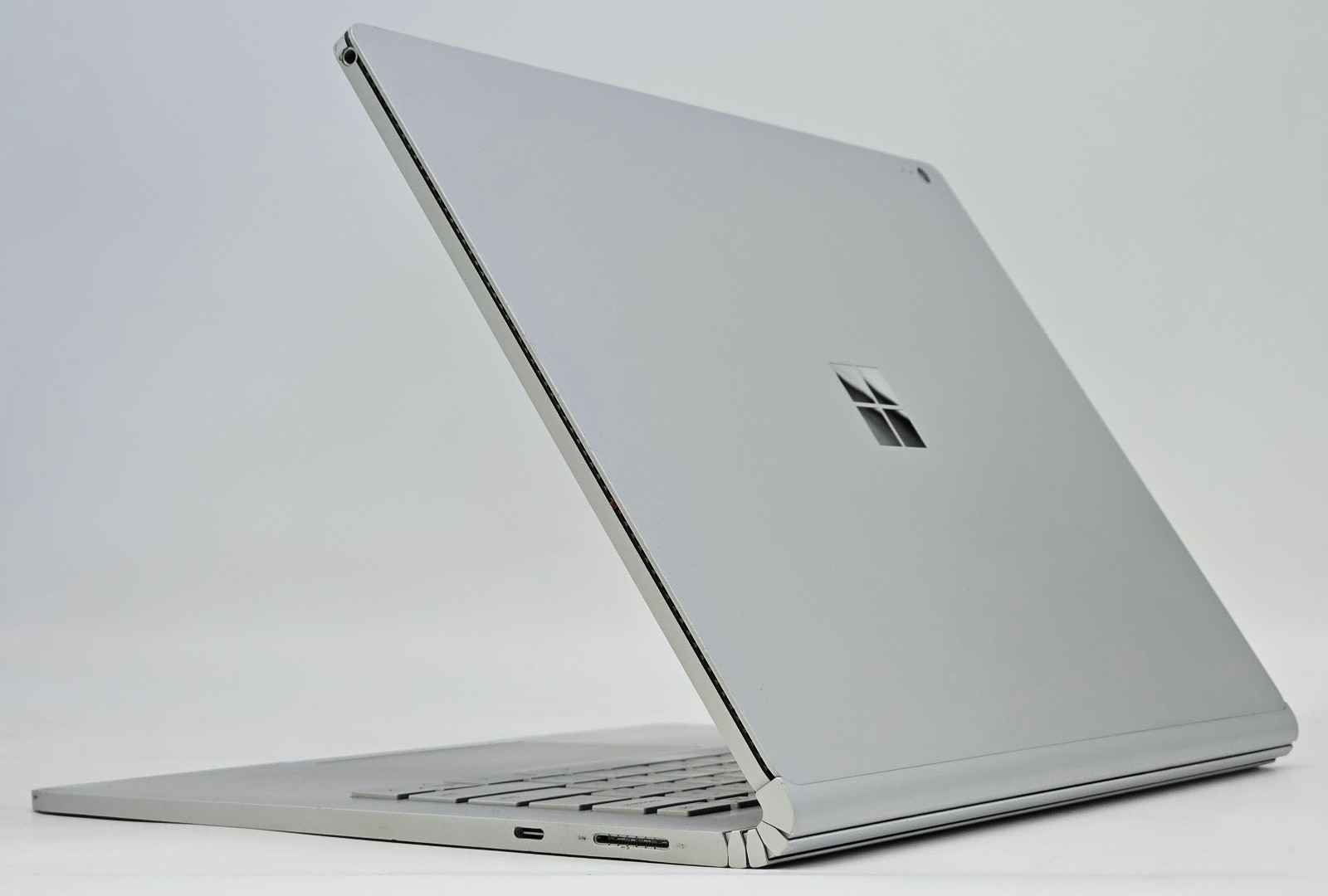 Microsoft Surface Book 2 – 13.5″ Laptop – i5-7300U 8GB RAM 256GB SSD – Win 11