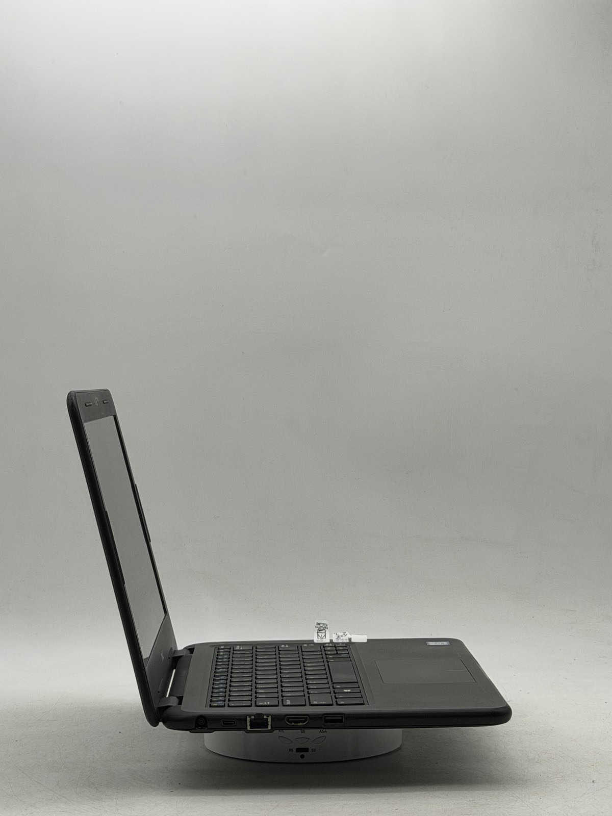 Dell Latitude 3310 13.3in i5-8265U 8GB 128GB NO OS – (READ)