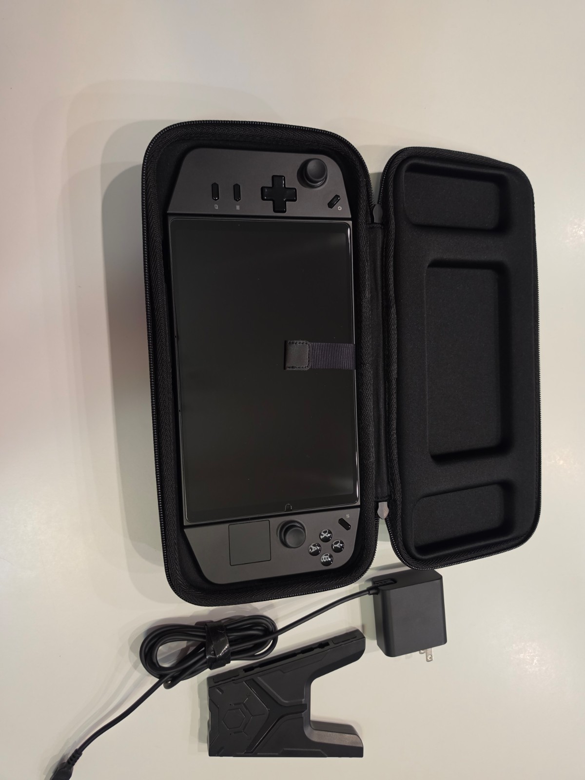 Lenovo Legion Go Z1 Extreme 16GB RAM, 2TB SSD, Power Cable, Case, Extras
