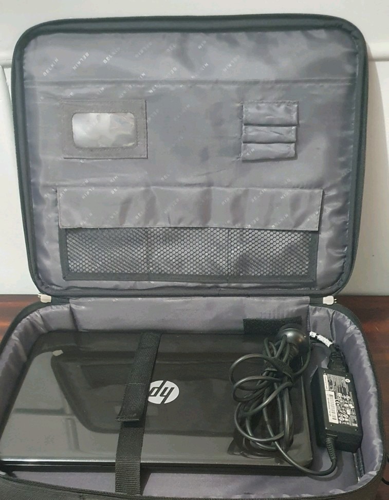 HP Pavilion 15-g071lnr Laptop, Windows 10, AMD Radeon Quad-core, 500GB, 4GB RAM.