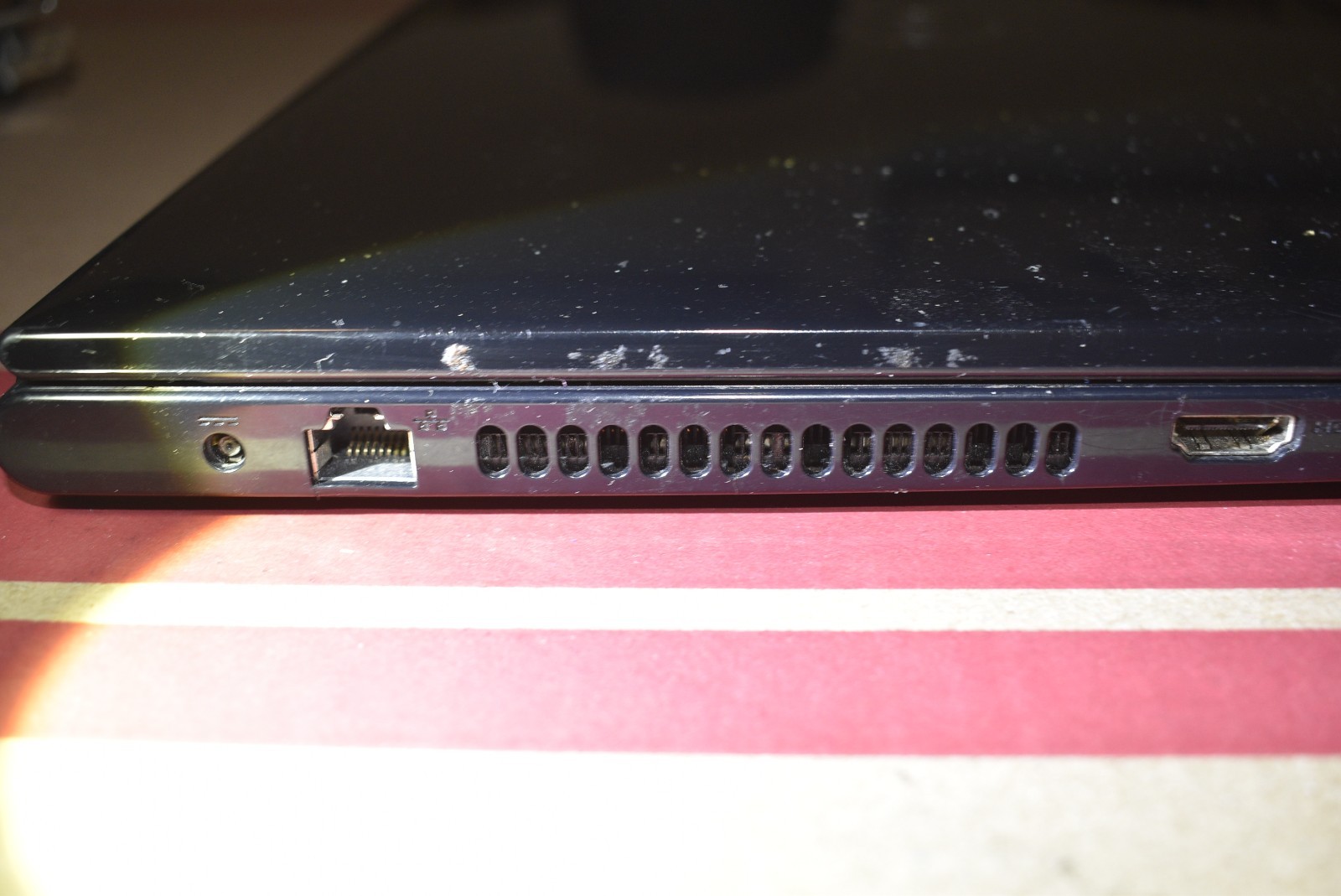 Dell P51F Laptop Intel i3-4030U @1.9Hz, 1 TB HDD, 8 GB RAM, WINDOWS 10, DVD