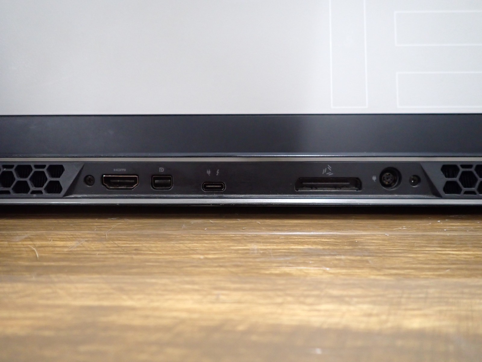 Alienware m15 R3 Laptop i7-10875H 32GB DDR4RAM 1 TB NVMe RTX 2070 SUPER NO Batt.