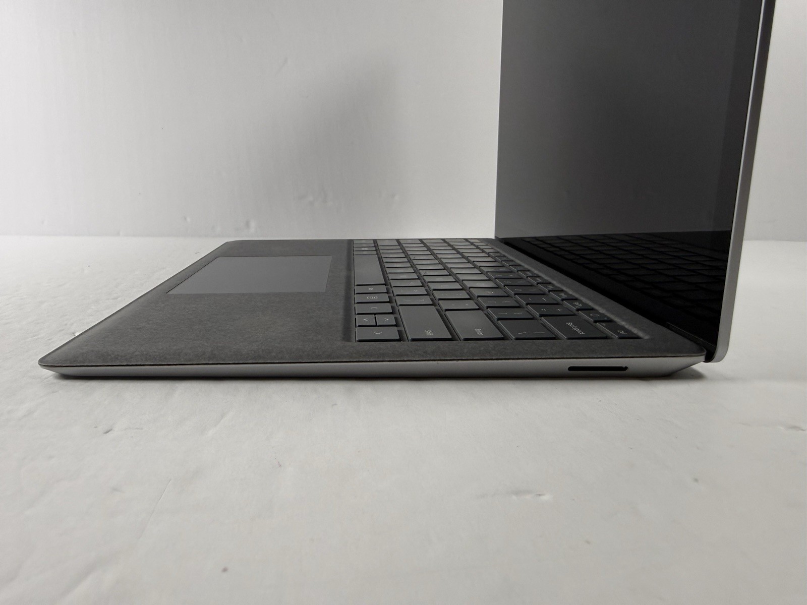 Microsoft Surface Laptop 5 13.5” 1950 Intel Core i7-1265U 16GB RAM 512GB NVME