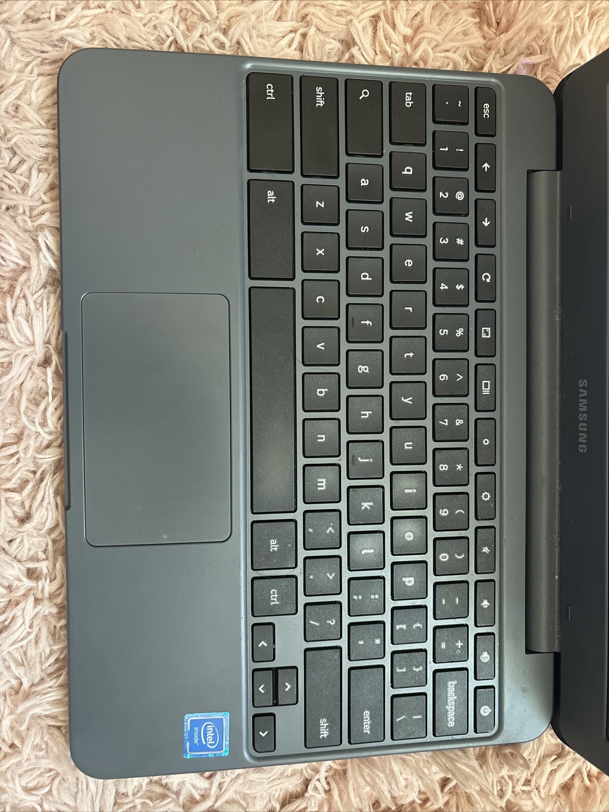 Samsung Chromebook 3 – Intel Dual-Core Celeron N3060, 11.6” HD, 4GB ram, 32GB