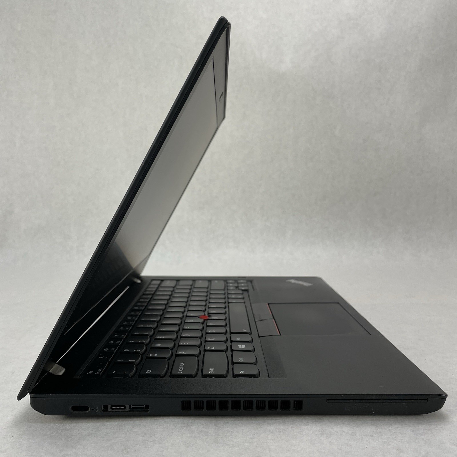 Lenovo ThinkPad T480 14″ i5-8350U 1.70 GHz 8 GB RAM No SSD/OS/AC- READ