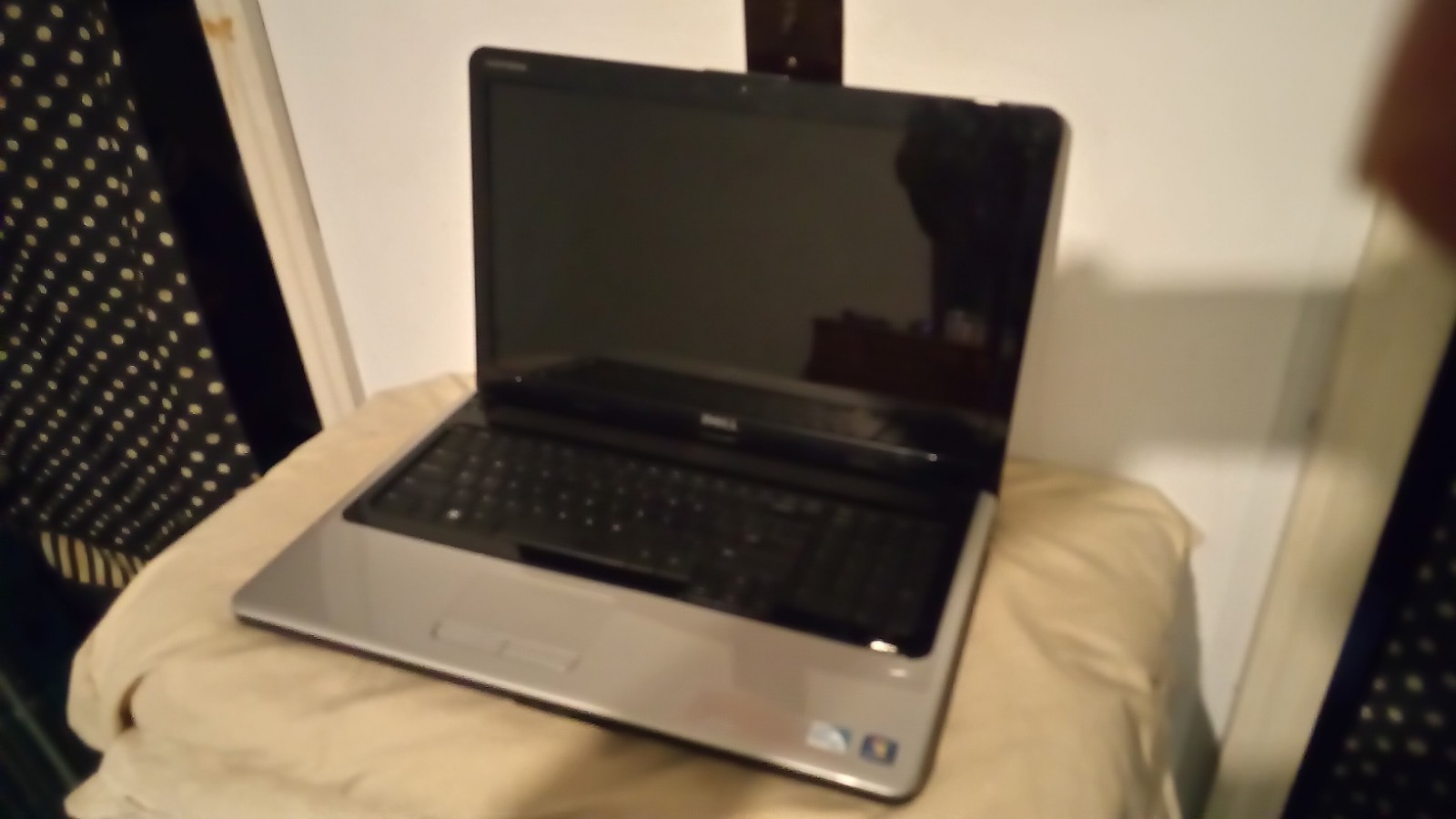 17.3″ Dell Inspiron 1750 Pentium Dual T4300 4 GB RAM 500 GB HDD With Charger