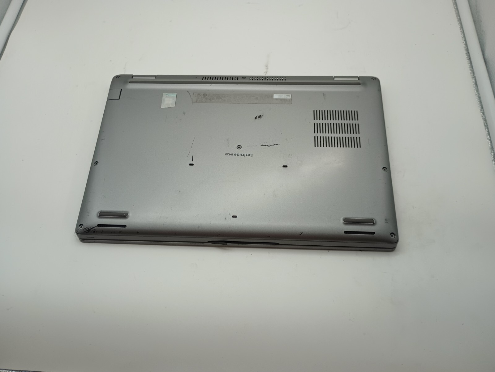8112 Latitude 5420(no charger).i5 11th gen(4cores).16GB.512GB NVMe.14″.Backlit.
