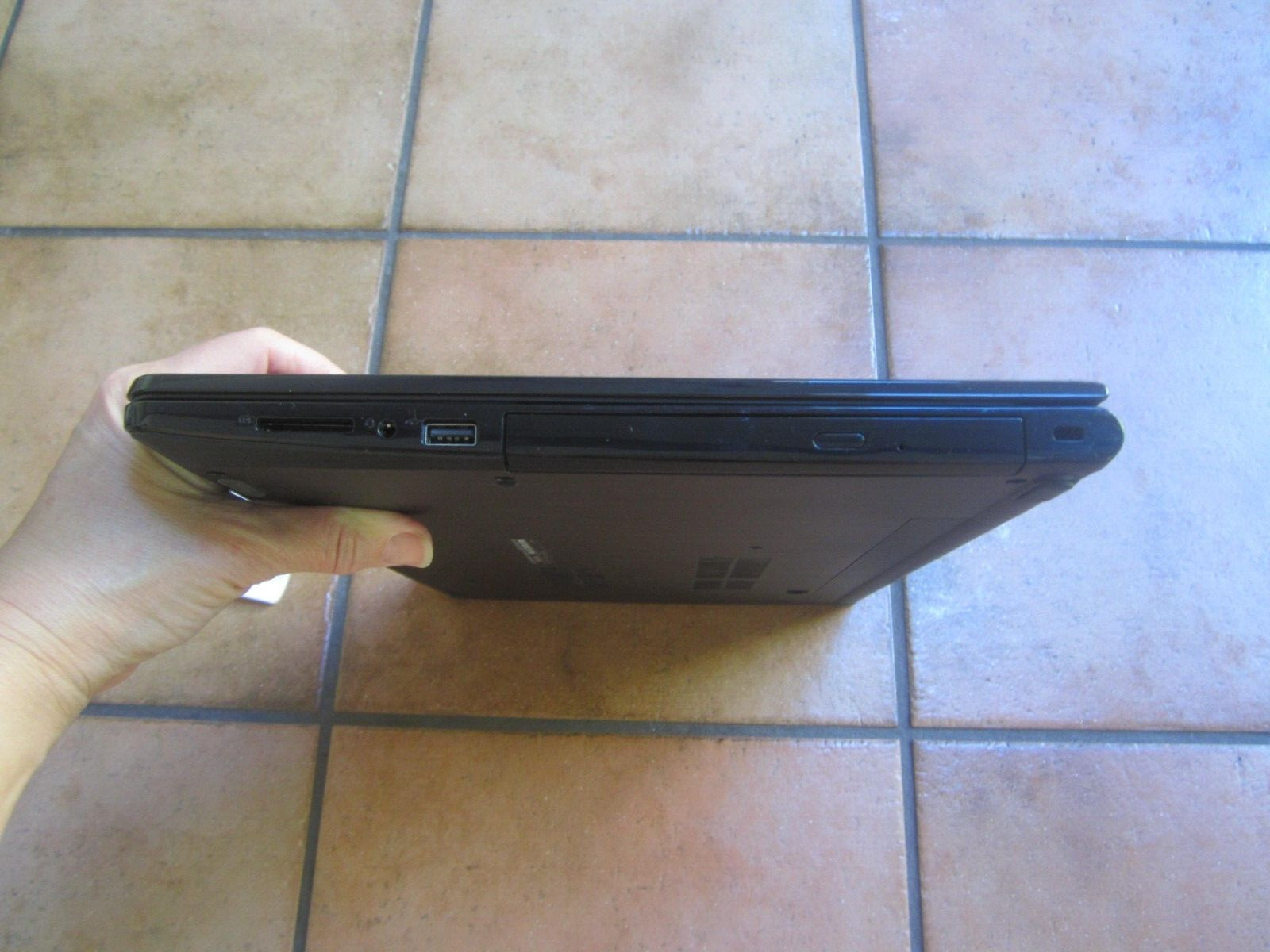 Dell Inspiron 15 3567 Laptop 2.3GHz 4GBRAM 1TBHD SCREEN INTACT NoPwrCord – WORKS