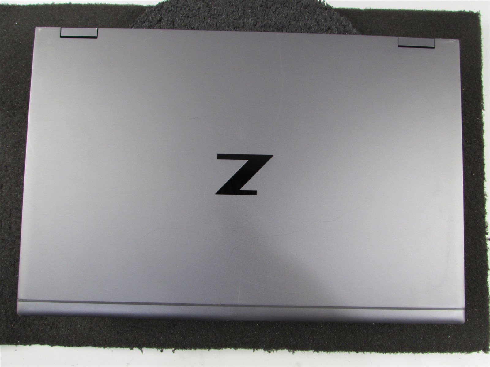 HP ZBOOK FURY 17 (G8) CORE I7-11850H 1TB SSD 32GB RAM RADEON PRO W6600M NO O.S