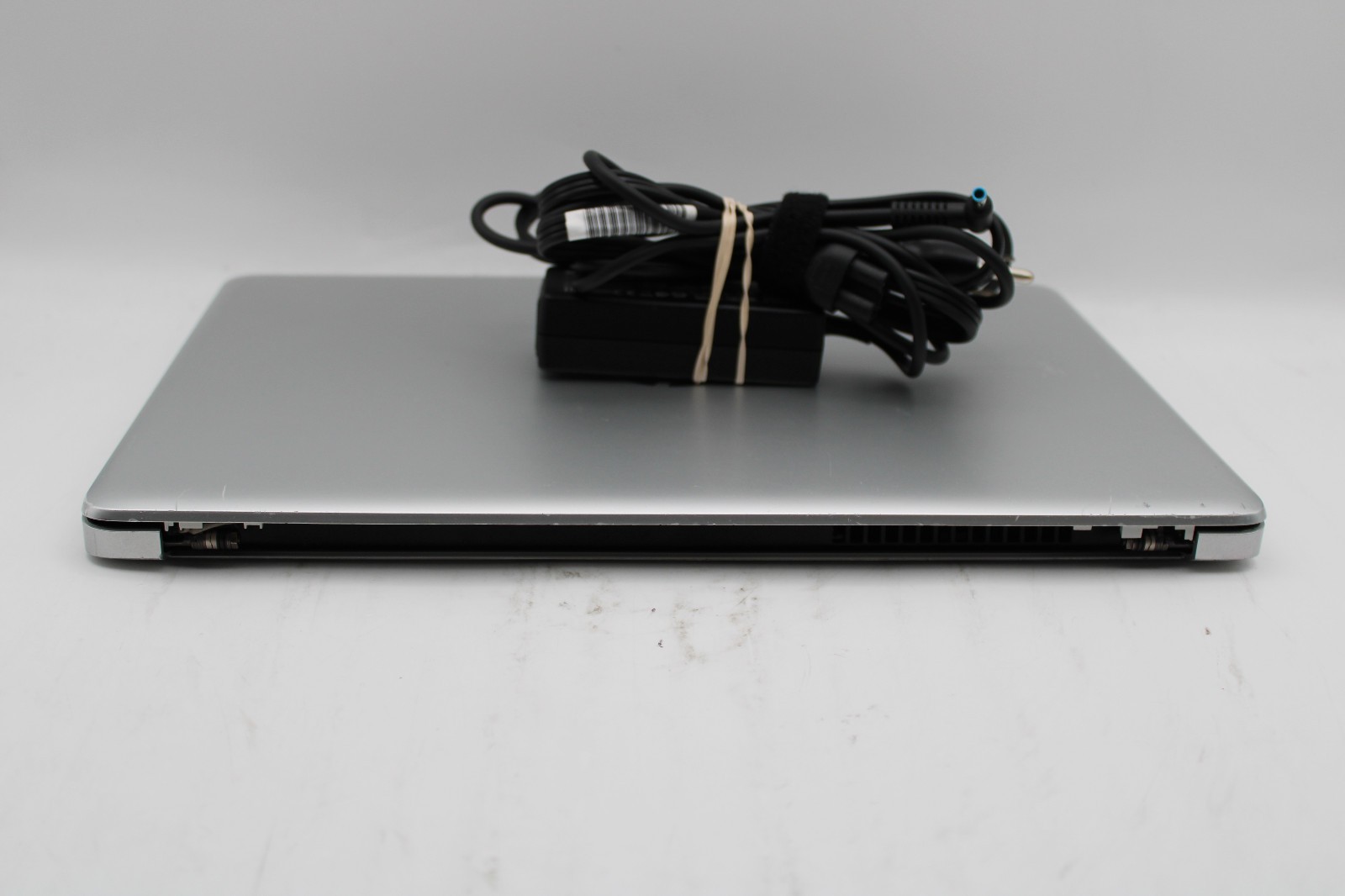 HP 14-cm0065st _ AMD A9-9425 _ 4GB RAM _ No SSD / OS / Battery _ Radeon