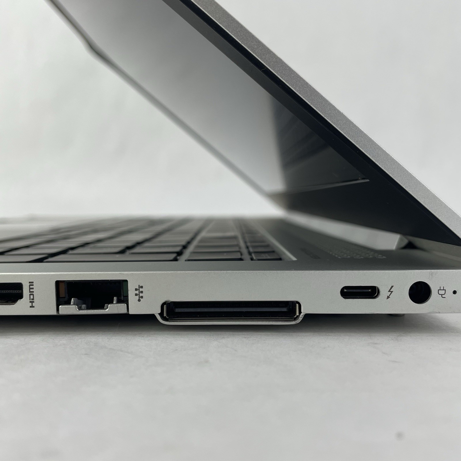 HP EliteBook 850 G6 15.6″ i7-8665U 1.90 GHz 8 GB RAM No SSD/OS/AC – Bad Corners