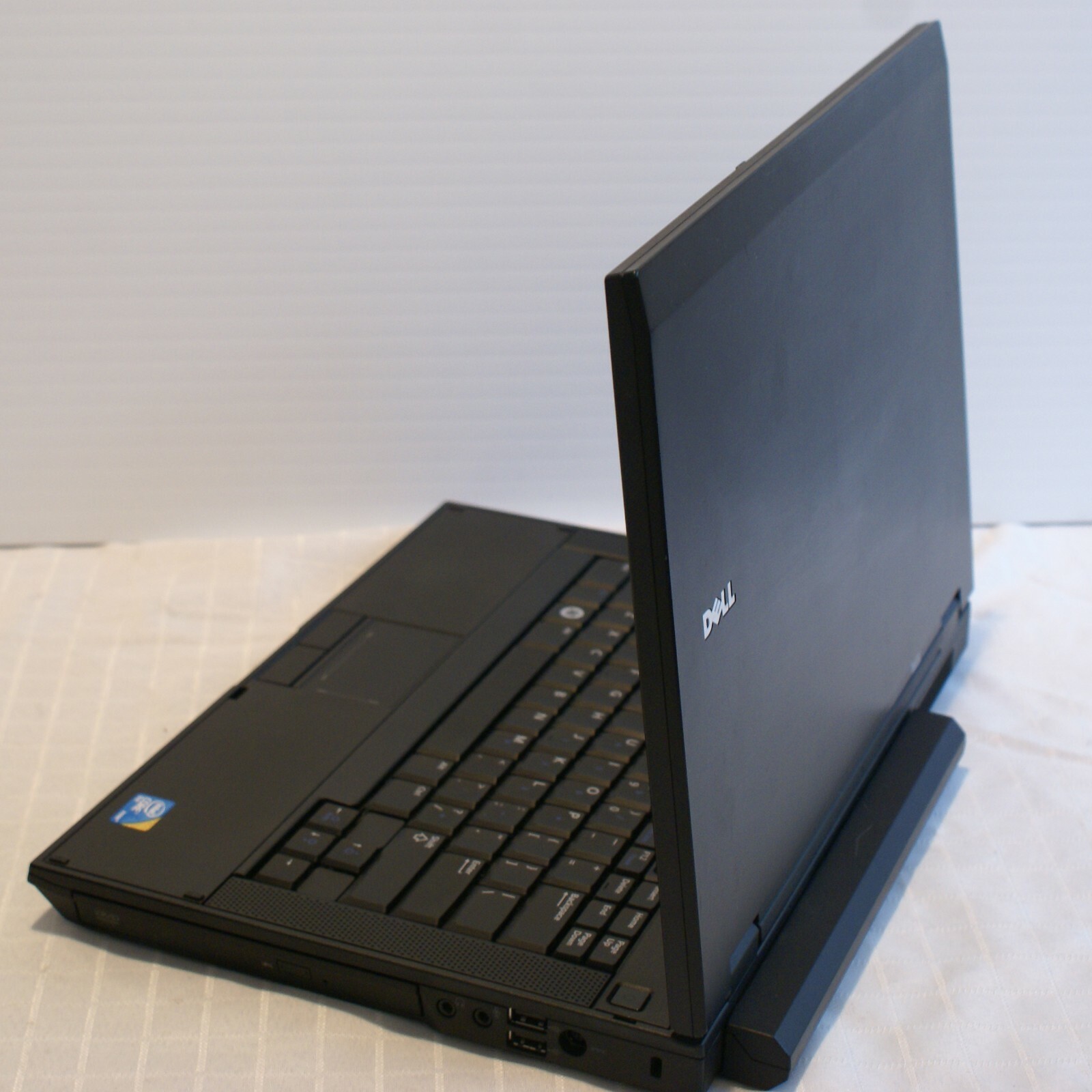Dell Latitude E5400 Intel C2D P-8400 2.26Ghz 4GB 250GB Windows 10 Pro Ac Adapter