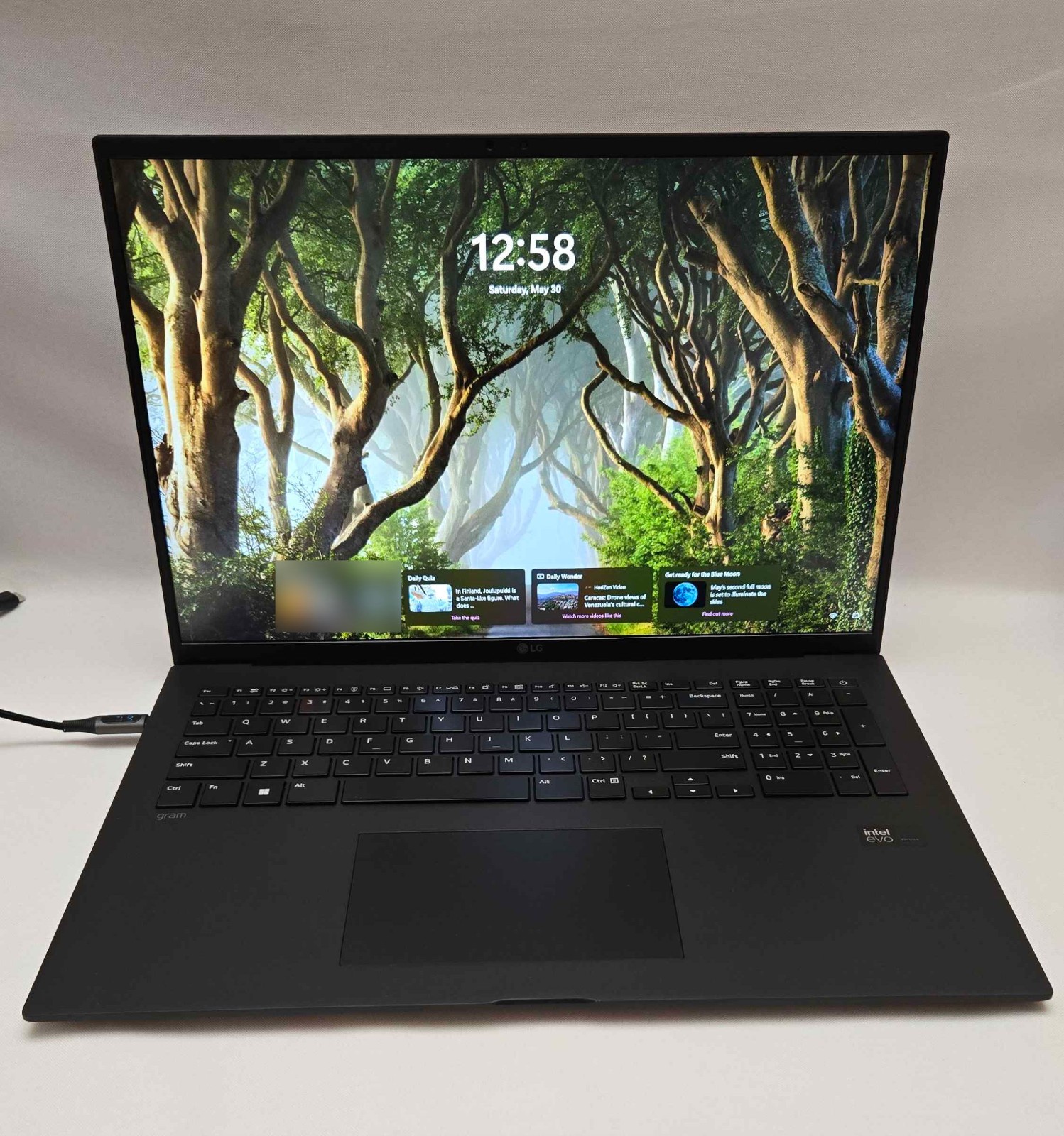 LG gram 17 Inch Laptop Intel® Core™ Ultra 5, Windows 11 Home 16GB RAM 512GB SSD