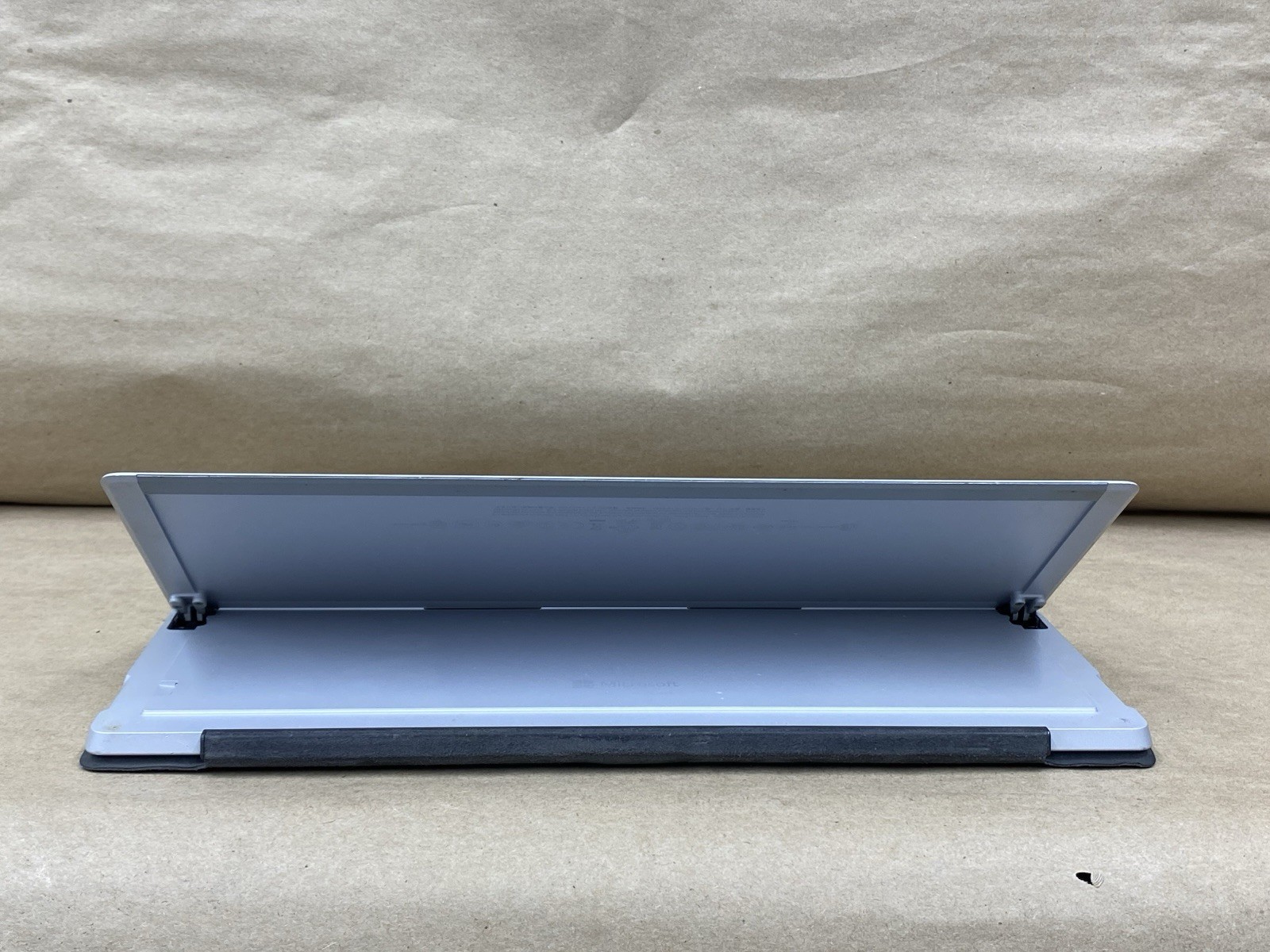 Microsoft Surface Pro4 – 12″ 2736*1824 – i5-6300U – 4GB – 128GB SSD – Win 10 Pro