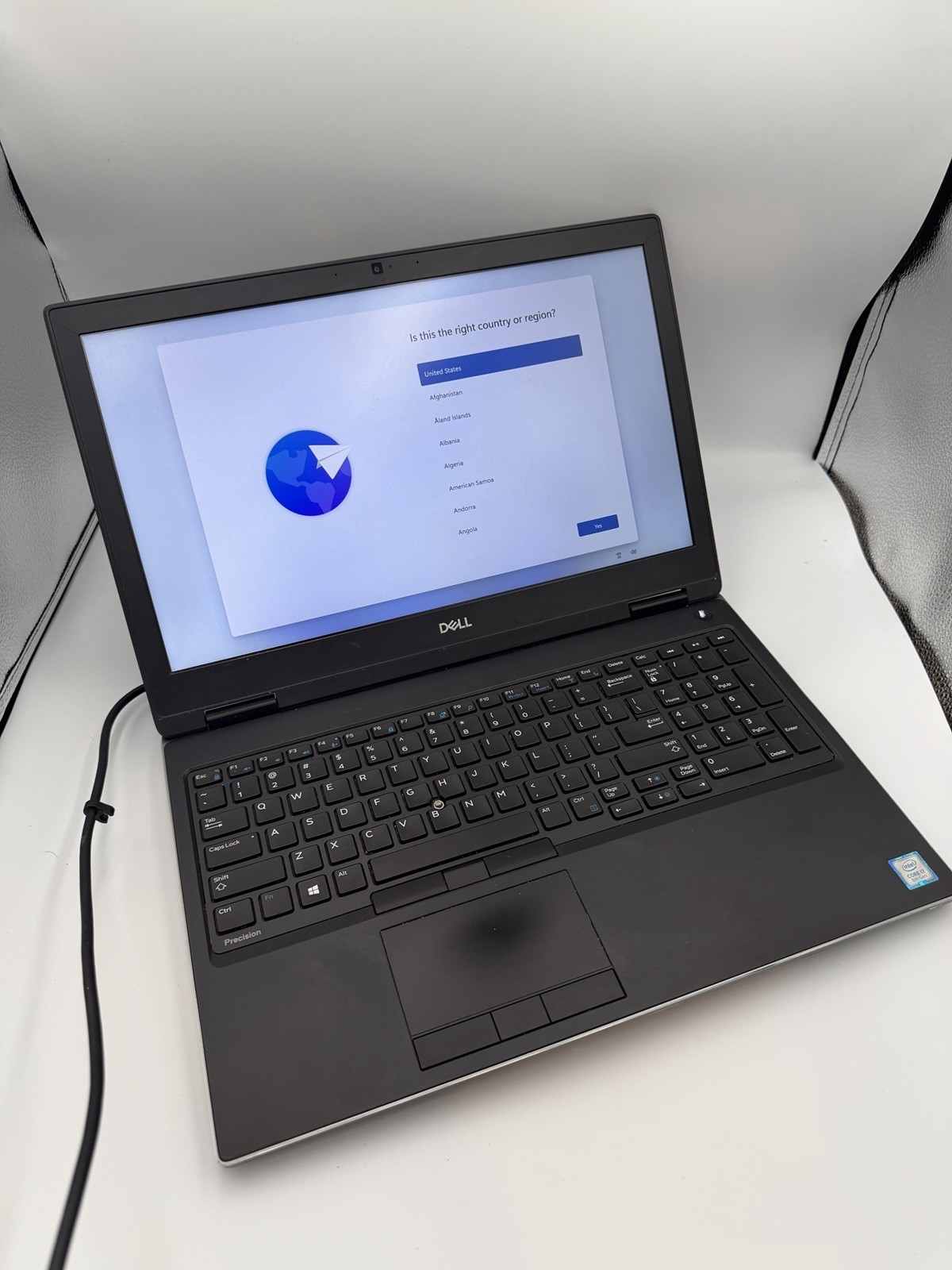 Dell Precision 7530 15.6″ i7 8850H 16GB 256GB SSD Quadro P2000 Win 11 Laptop