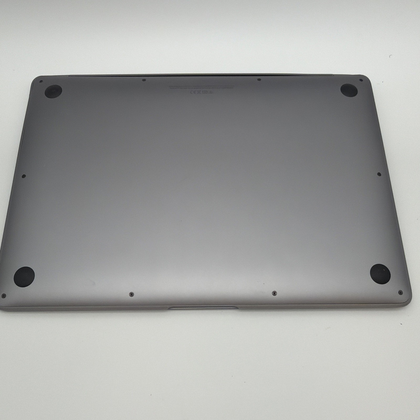 APPLE 2020 MacBook Air 13 A2179 MWTJ2LL/A i3-1000NG4 1.1GHz 8GB RAM 256GB (L64)