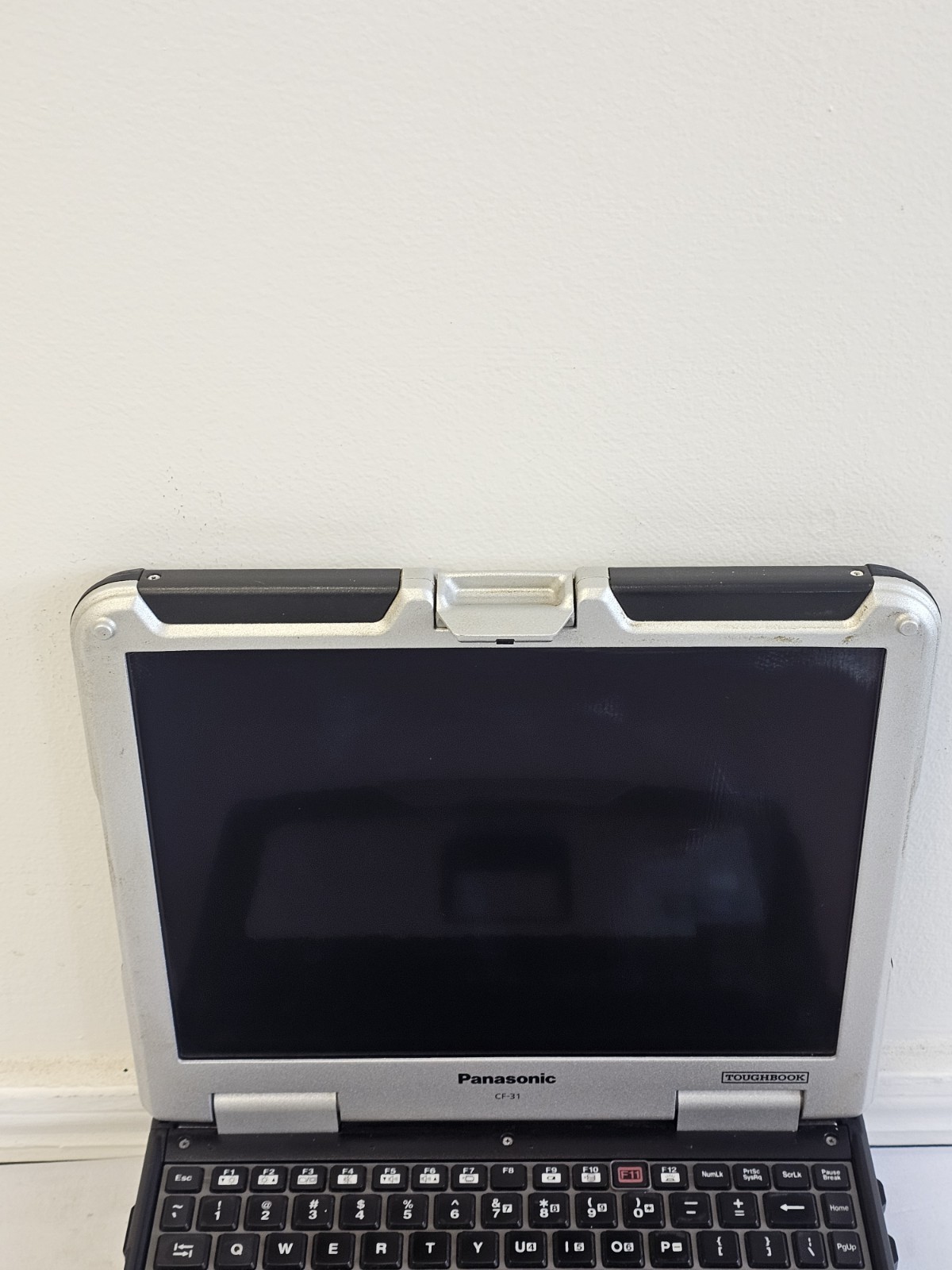 Panasonic Toughbook CF-31 Laptop – Intel i5-M520 – 2GB RAM – BAD BATT – READ