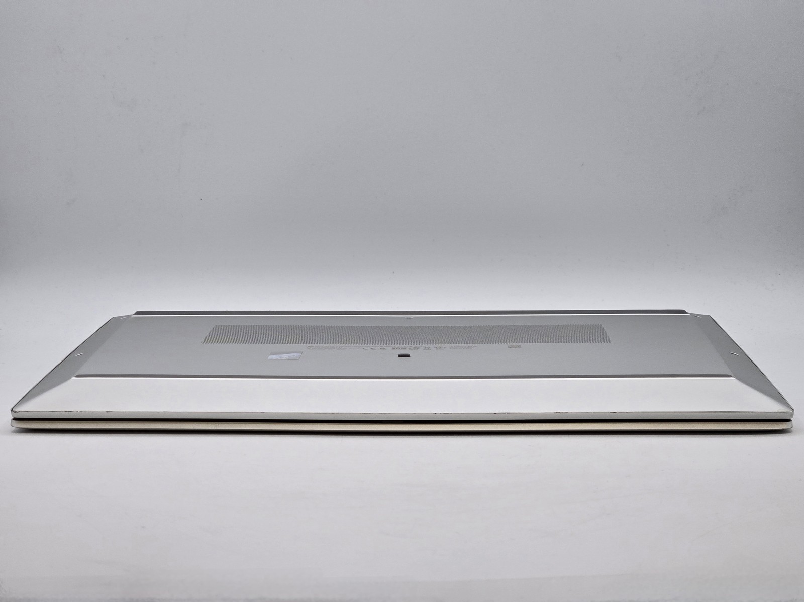 HP EliteBook 855 G8 15″ FHD Touch RYZEN 7 PRO 5850U 512GB 16GB W11P Backlit