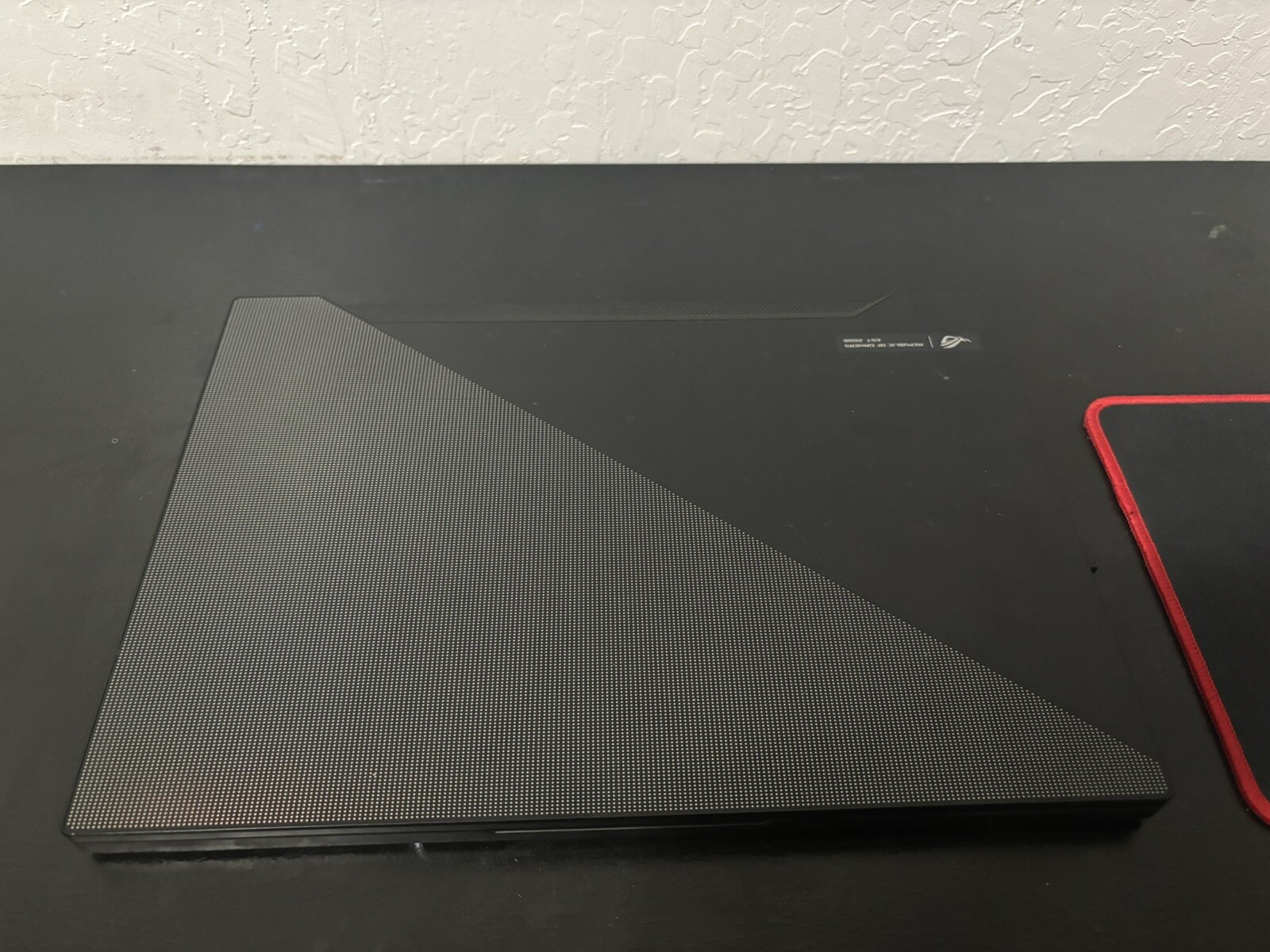 ASUS – ROG Zephyrus M15 GU502 Laptop (razer mouse+charger and laptop charger)