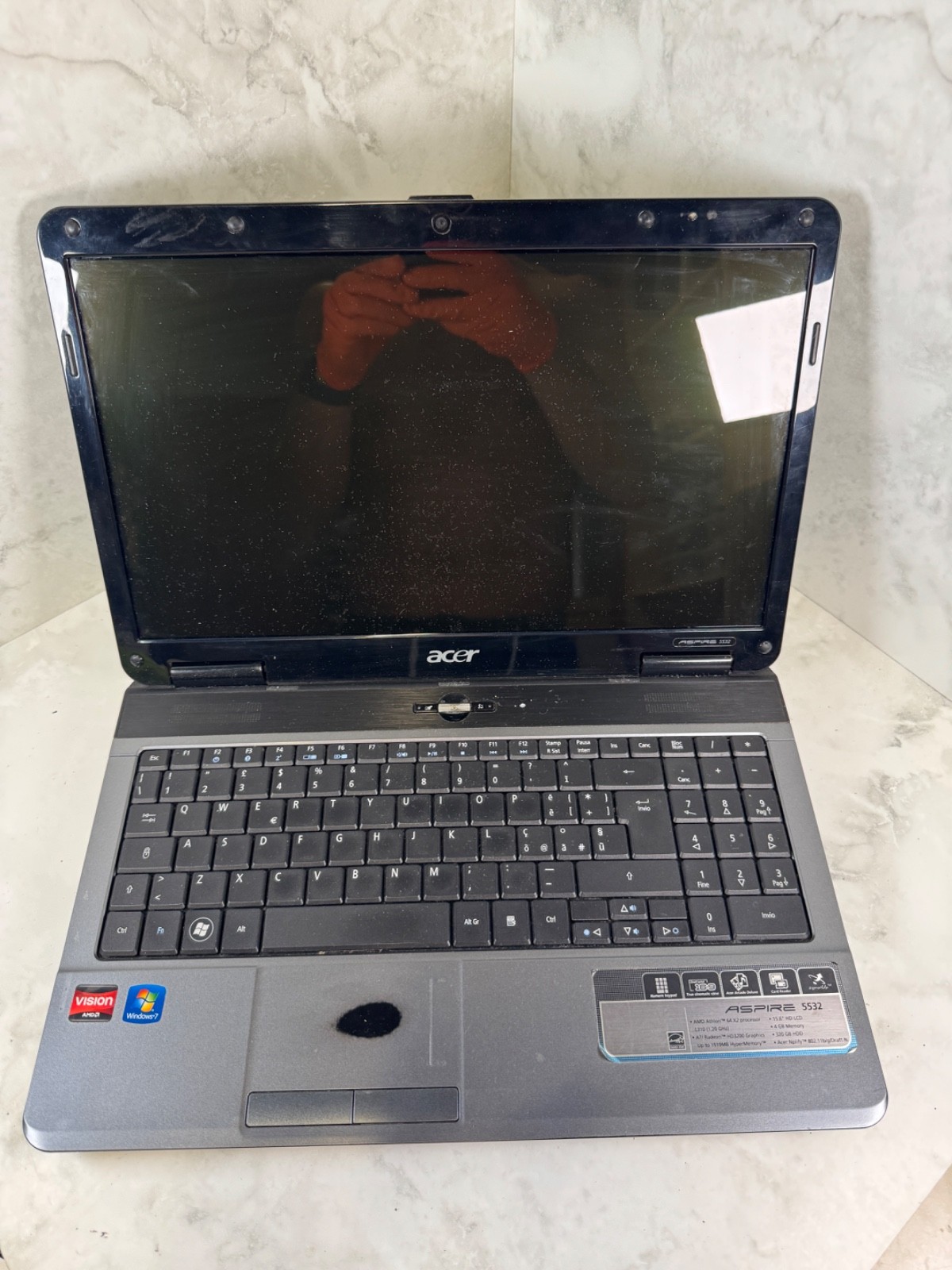 Acer Aspire 5532 15.6” AMD Vision Win7 Sticker Notebook