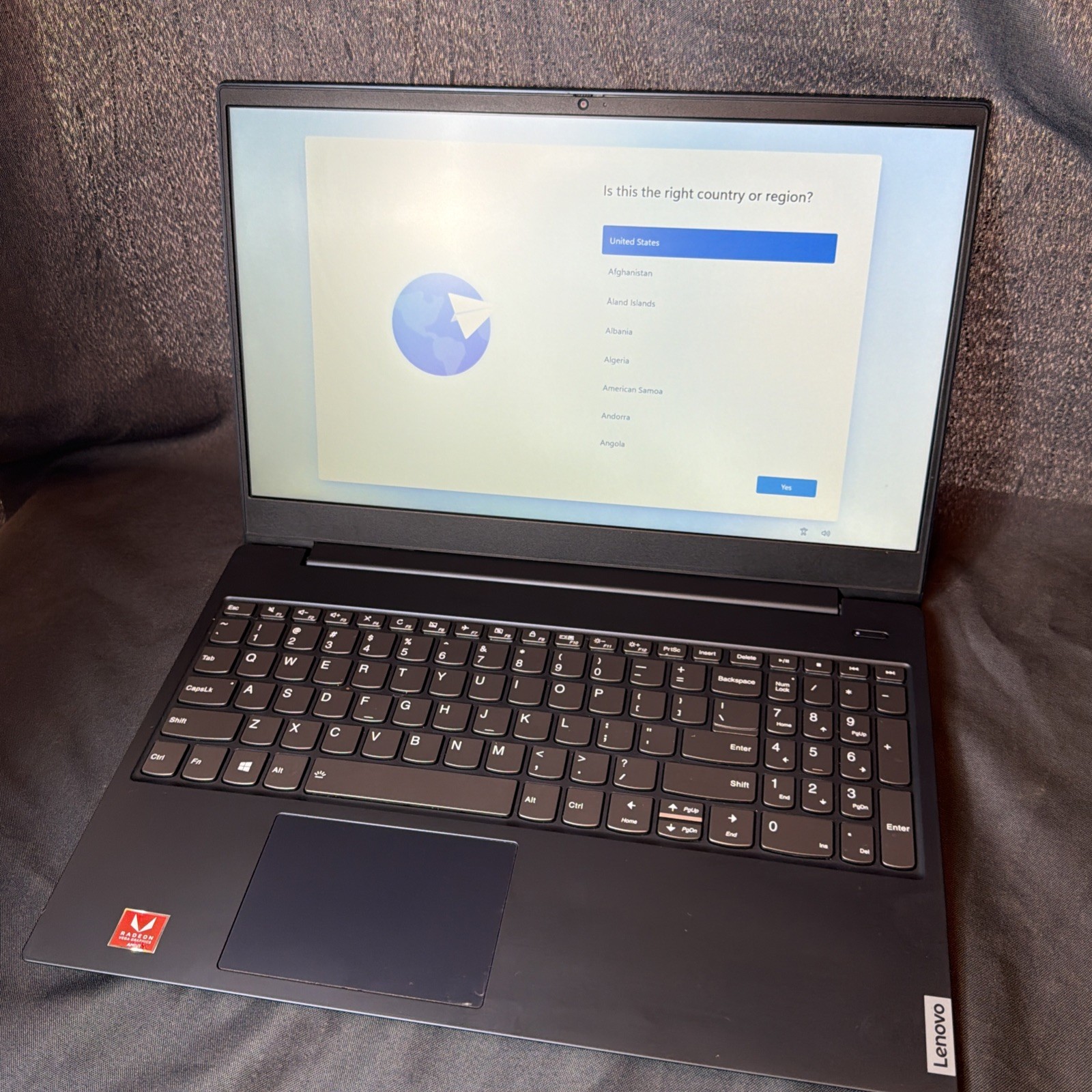 Lenovo IdeaPad S340-15API AMD Ryzen 5 3500U @ 2.1GHz 8GB RAM 256GB NVMe W11H