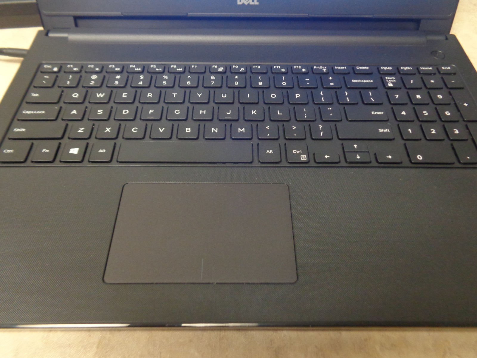 Dell Inspiron 15-3552 Intel Pentium N3700 1.60GHz 8GB 500GB Windows 10 CLEAN