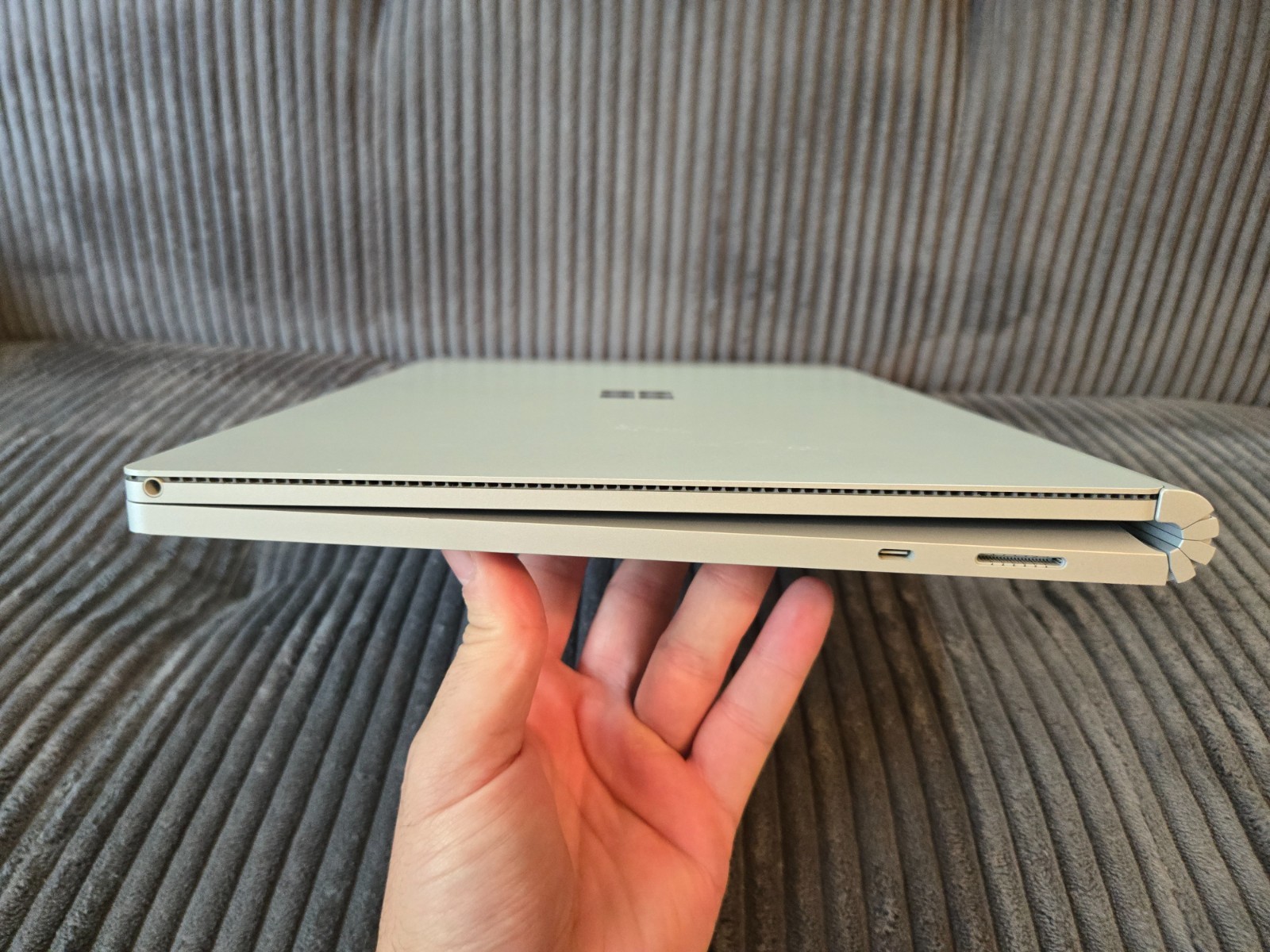 Microsoft Surface Book 3 15″ (256GB SSD, Intel i7-1065G7 GTX 1660 Ti 16GB RAM)