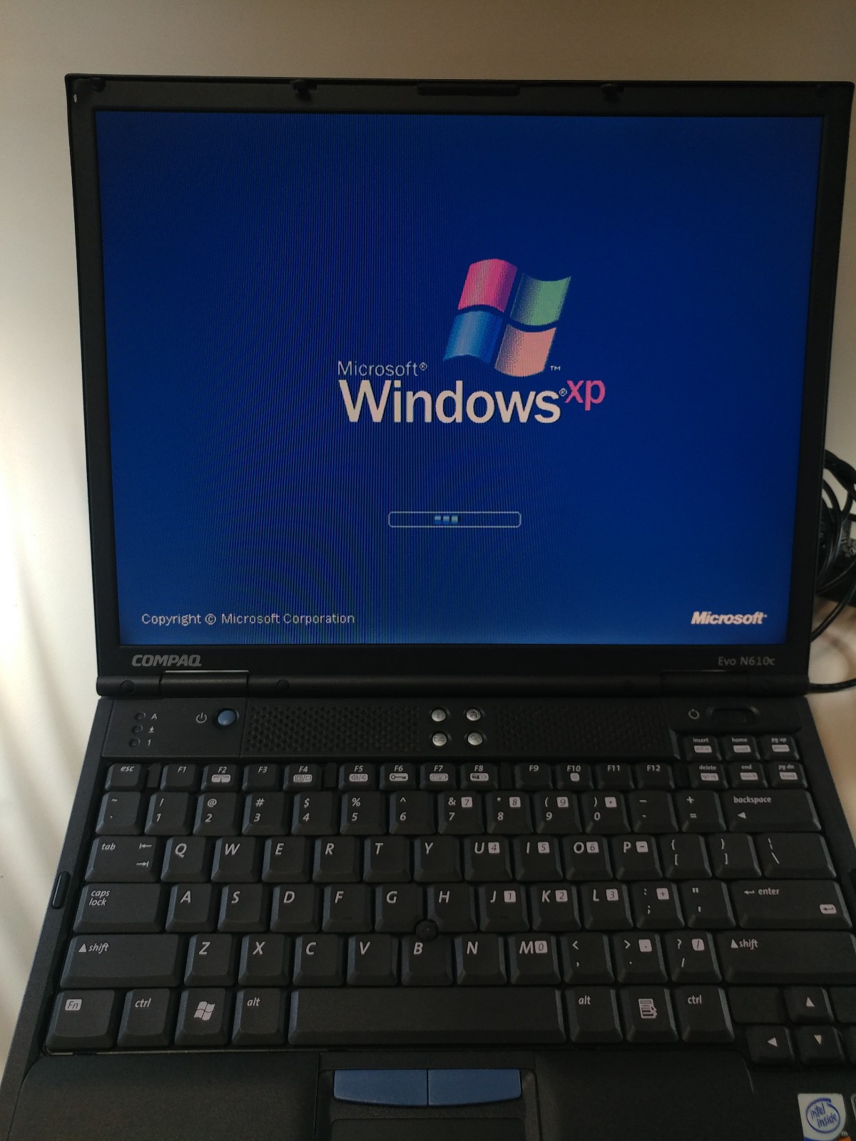 Vintage COMPAQ EVO N610C | PENTIUM 4 1MB RAM 40GB HDD | XP Boot | READ !!!