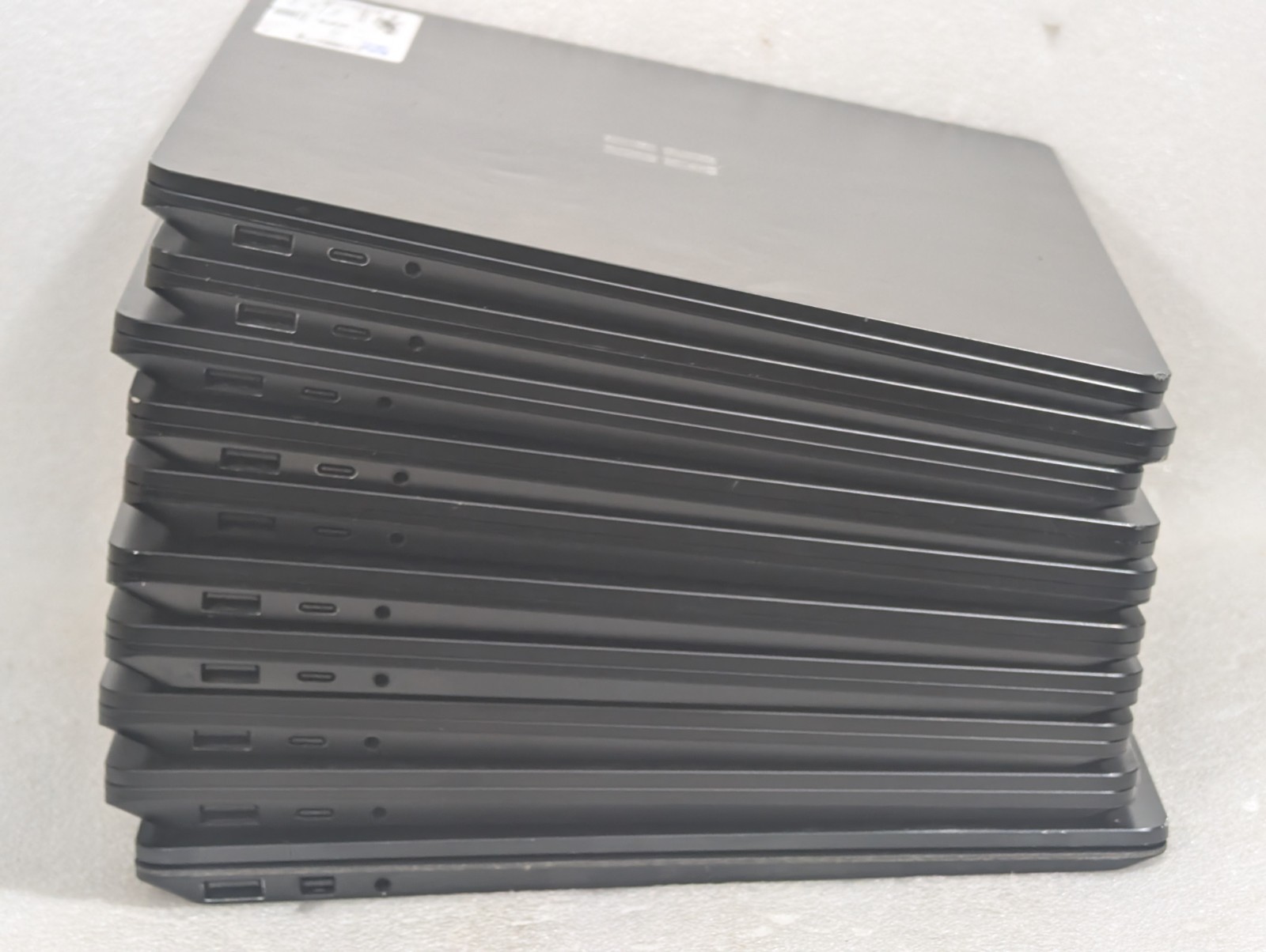 Lot 32x Microsoft Surface Laptop 3 4 Go 1943 1958 1951 Pro 7 1960