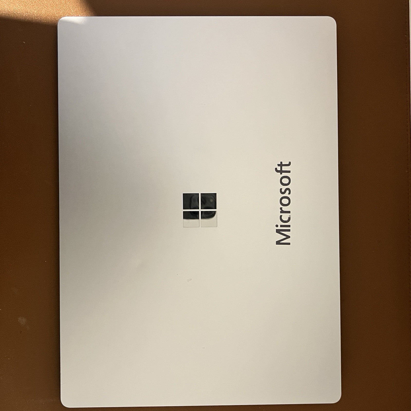 Microsoft Surface Laptop 4 Touchscreen 15″ AMD Ryzen 7 – 8GB RAM 238GB SSD