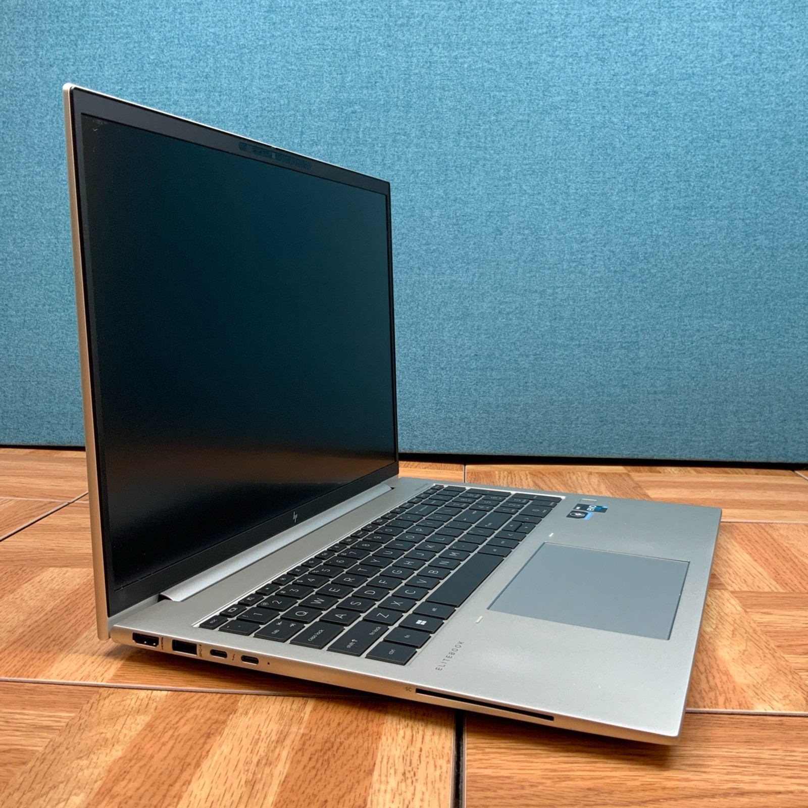 HP EliteBook 860 G9 12th Gen Intel i7-1255U 16GB RAM 256 GB SSD Win 11 Pro