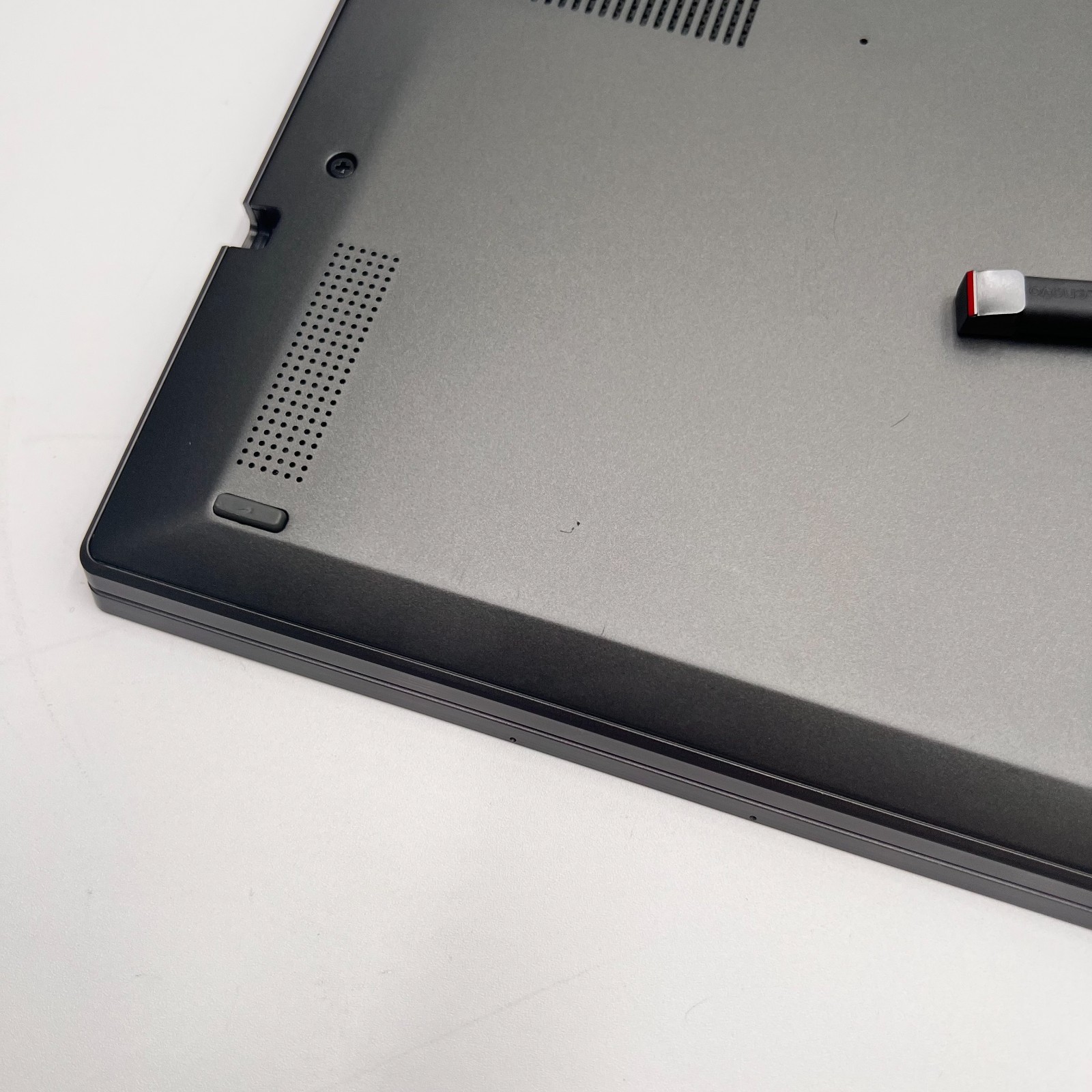 Lenovo ThinkPad X1 Yoga 4th Gen 14″ i7-8665U 16GB RAM 512GB SSD No OS | TESTED