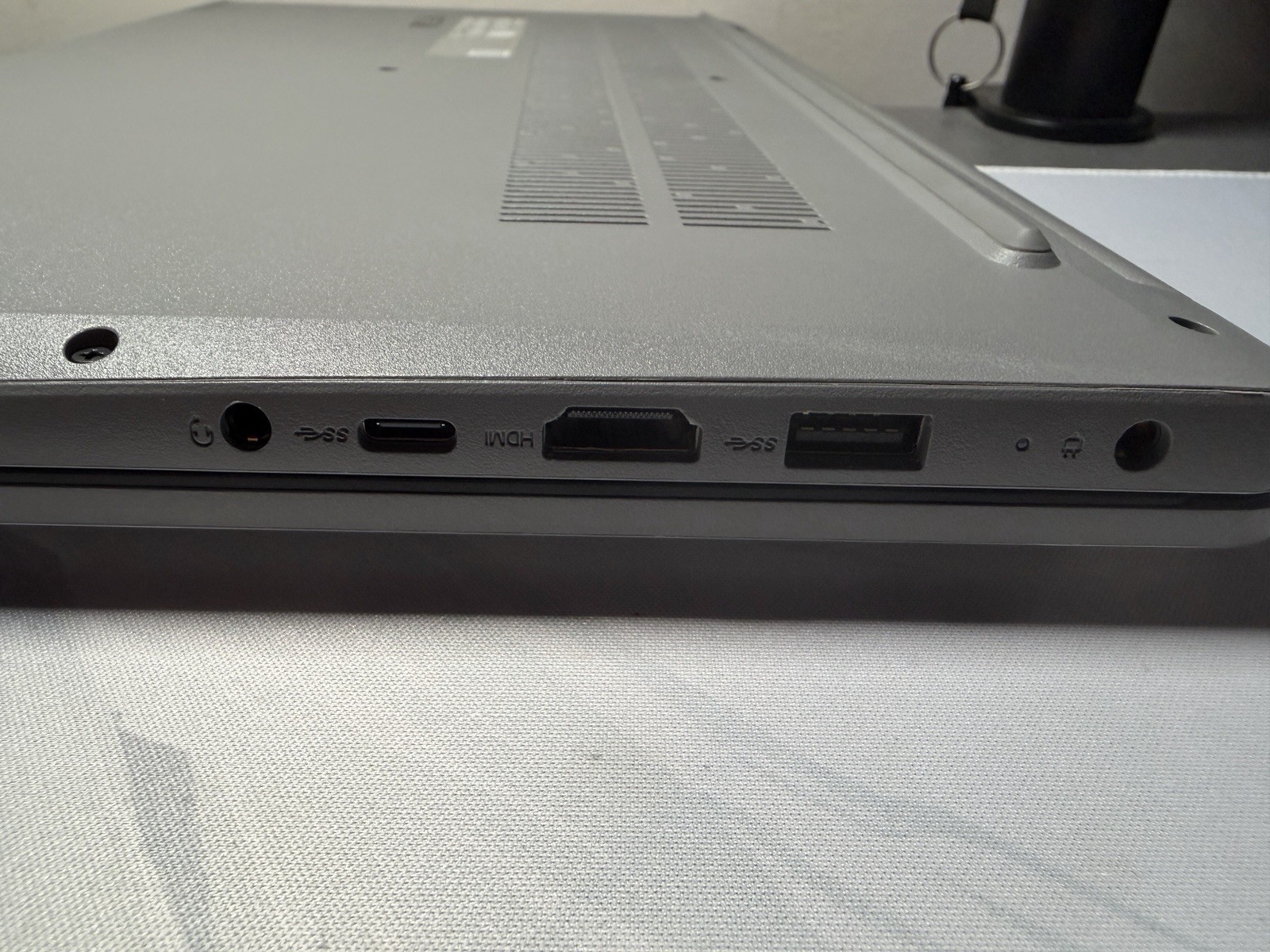 Lenovo IdeaPad 1 15ADA7 AMD Athlon Silver 3050U 12GB RAM 256GB SSD Win11
