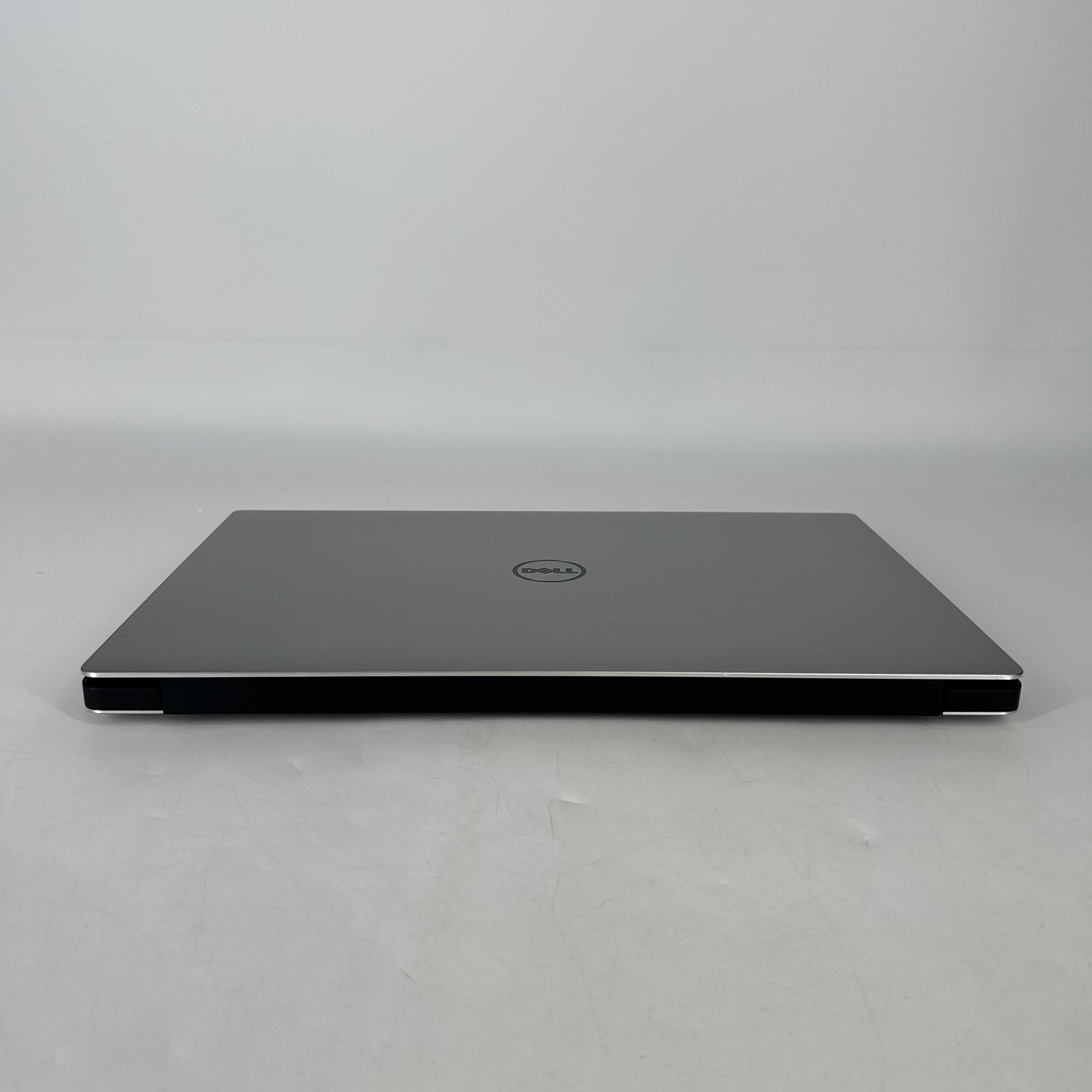 Dell XPS 15 9560 Gray FHD i7-7700HQ 2.80GHz 16GB 512GB SSD GTX 1050 Good