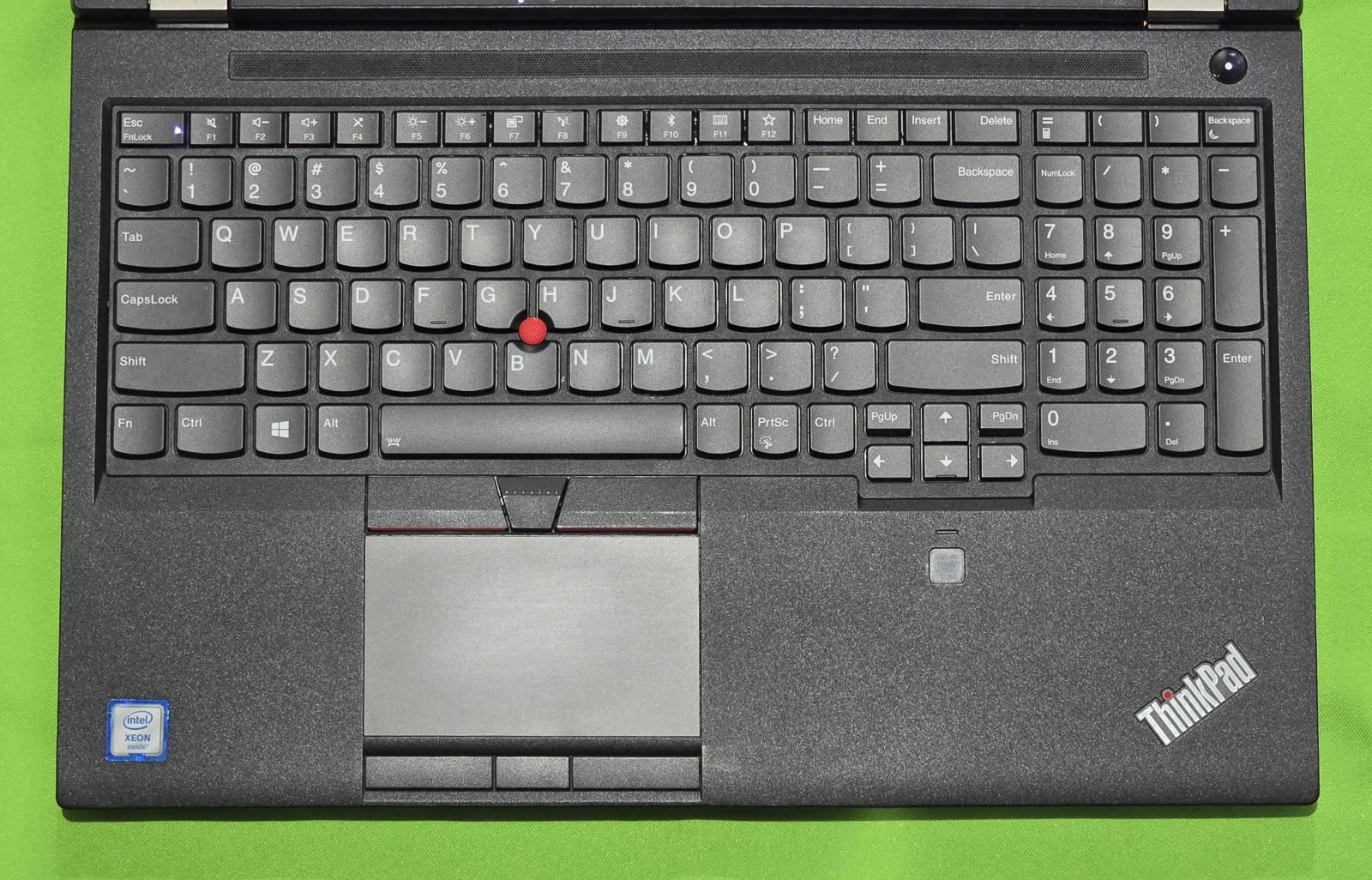Lenovo ThinkPad P52 Xeon E-2176M 64GB Quadro P2000 2x512GB Win 11 Pro OOBE