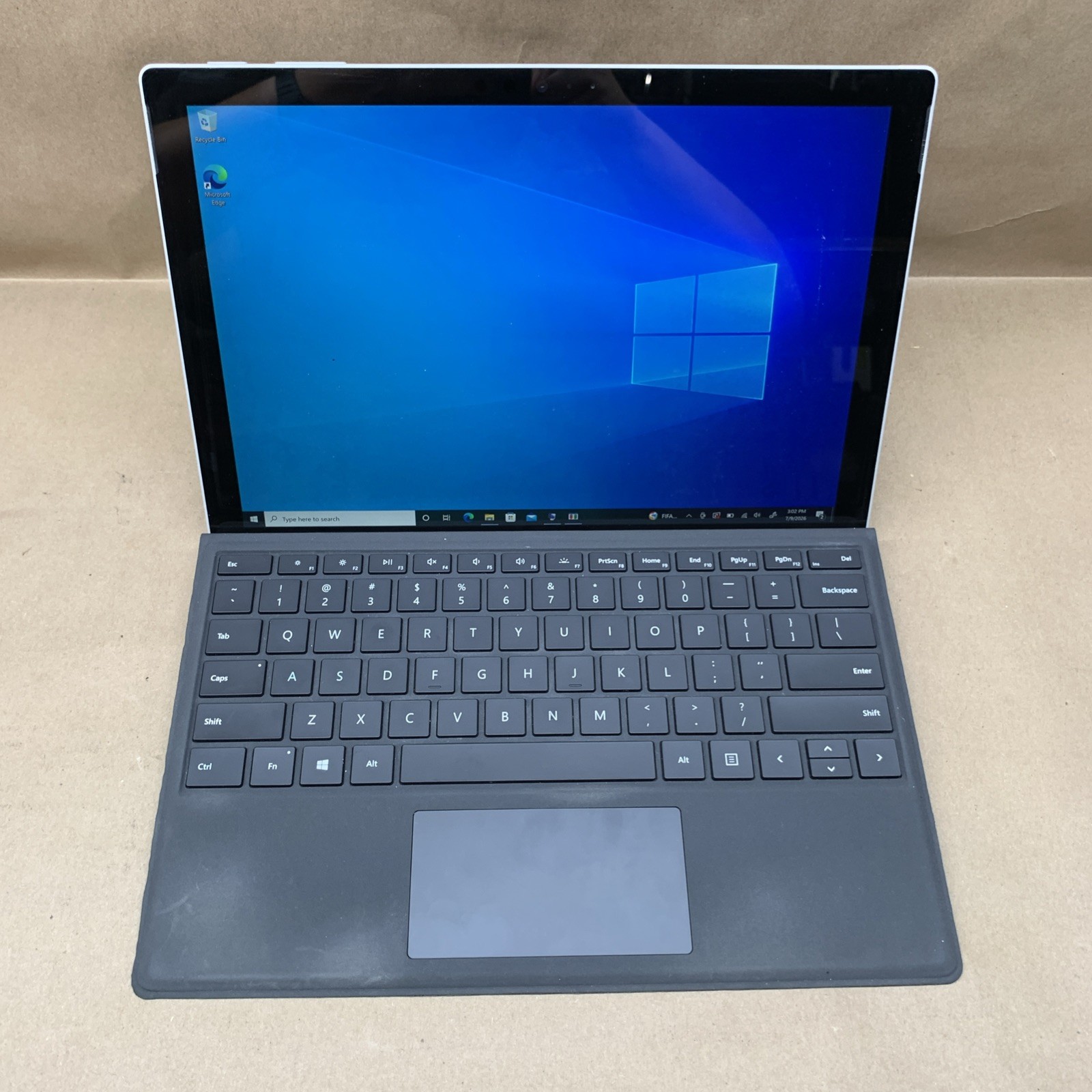 Surface Pro 5th Gen 1796, Core i5-7300U @ 2.6GHz, 8GB RAM, 256GB SSD, W10P