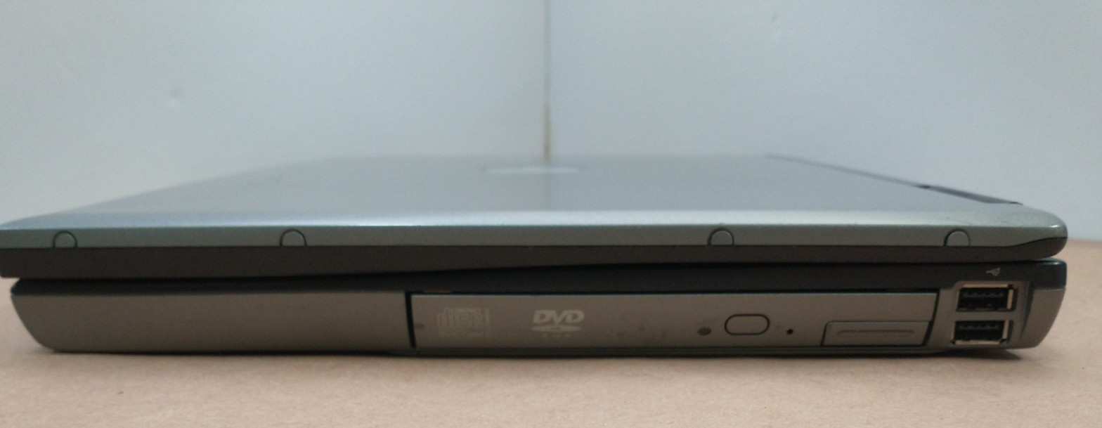 Debian12 Dell Latitude D520 – 15″ LCD/2.00GHz/4GB RAM/240GB SSD HD/SERIAL