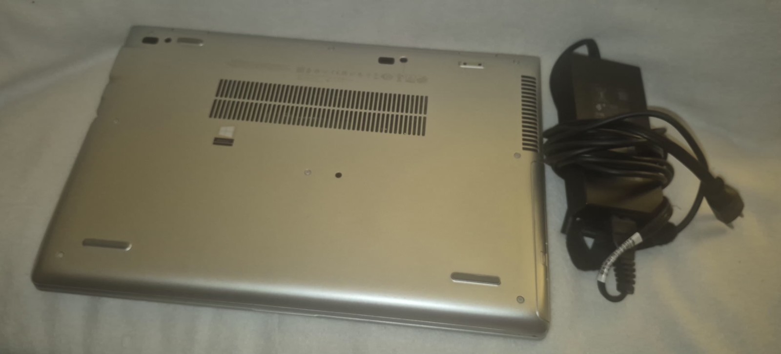 HP ProBook 650 G4 15″ CORE i5 8250U 1.6 GHZ 8GB 256GB WIFI WIN 10 + Ac Adapt