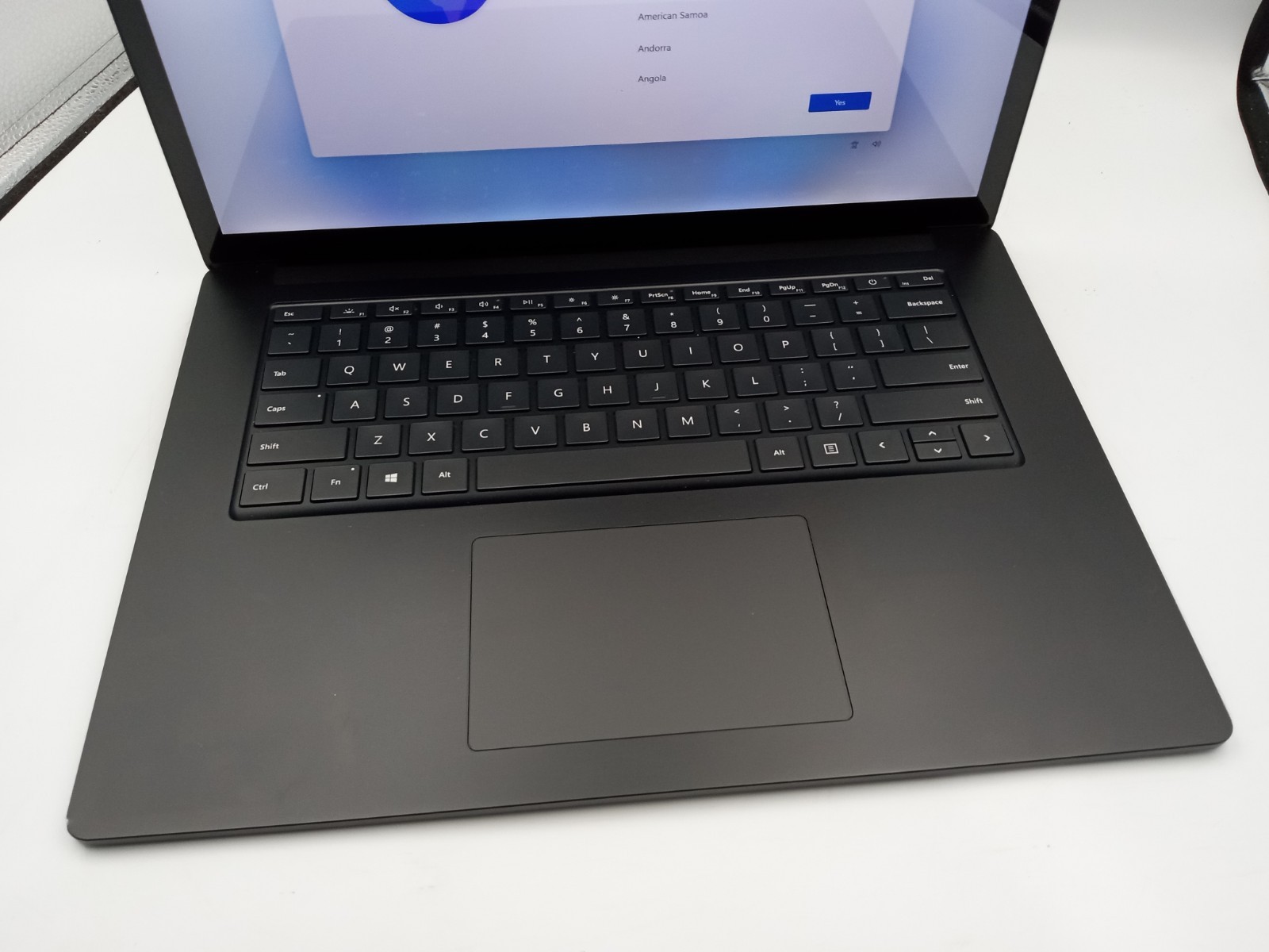 Microsoft Surface Laptop 4 1979 15″ Intel i7-1185G7 16GB 256GB W11 – READ -RR