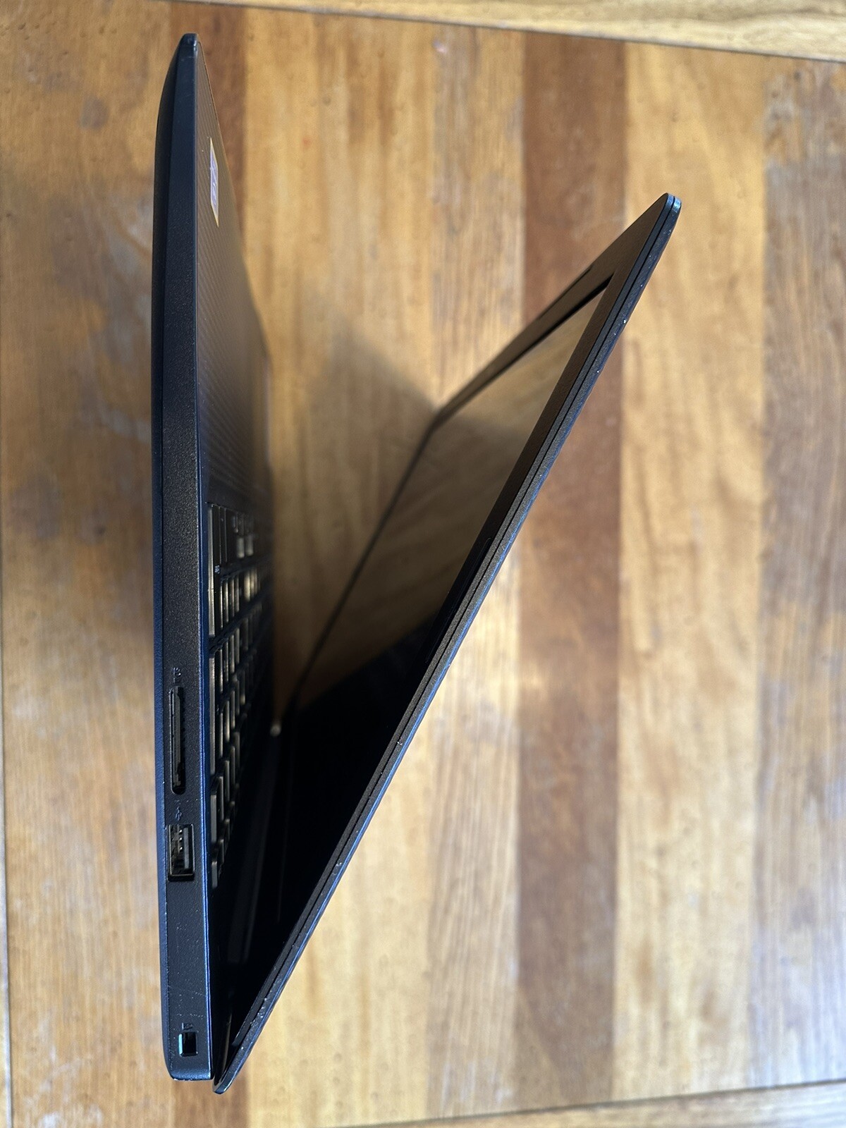 Dell Inspiron 15 3583 Windows10 Pentium Gold 2.30GHz 8GB RAM 128GB SSD W/Charger