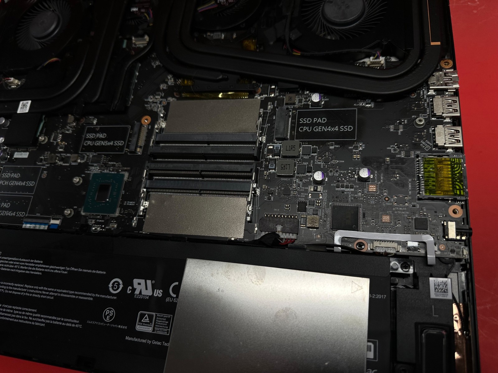 MSI Titan GT77HX Titan GT77HX – i9‑12900H No Drives – No Ram- Parts / Fix