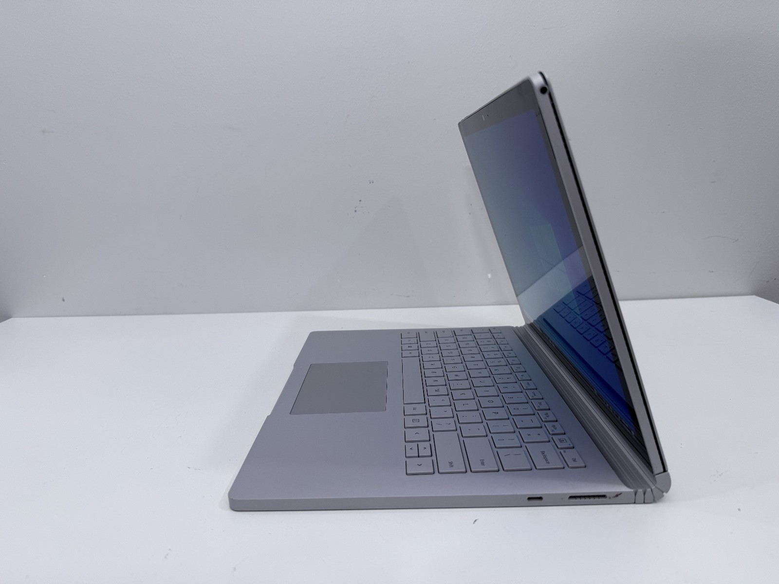 Microsoft Surface Book 2 i7-8650U 16 GB RAM 512 GB Win 10 Pro GeForce GTX 1050 2