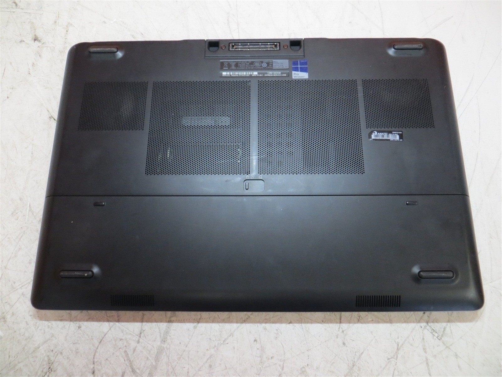 Scratched LCD Dell Precision 7720 Xeon E3-1505M v6 3GHz 16GB 512GB Quadro P5000