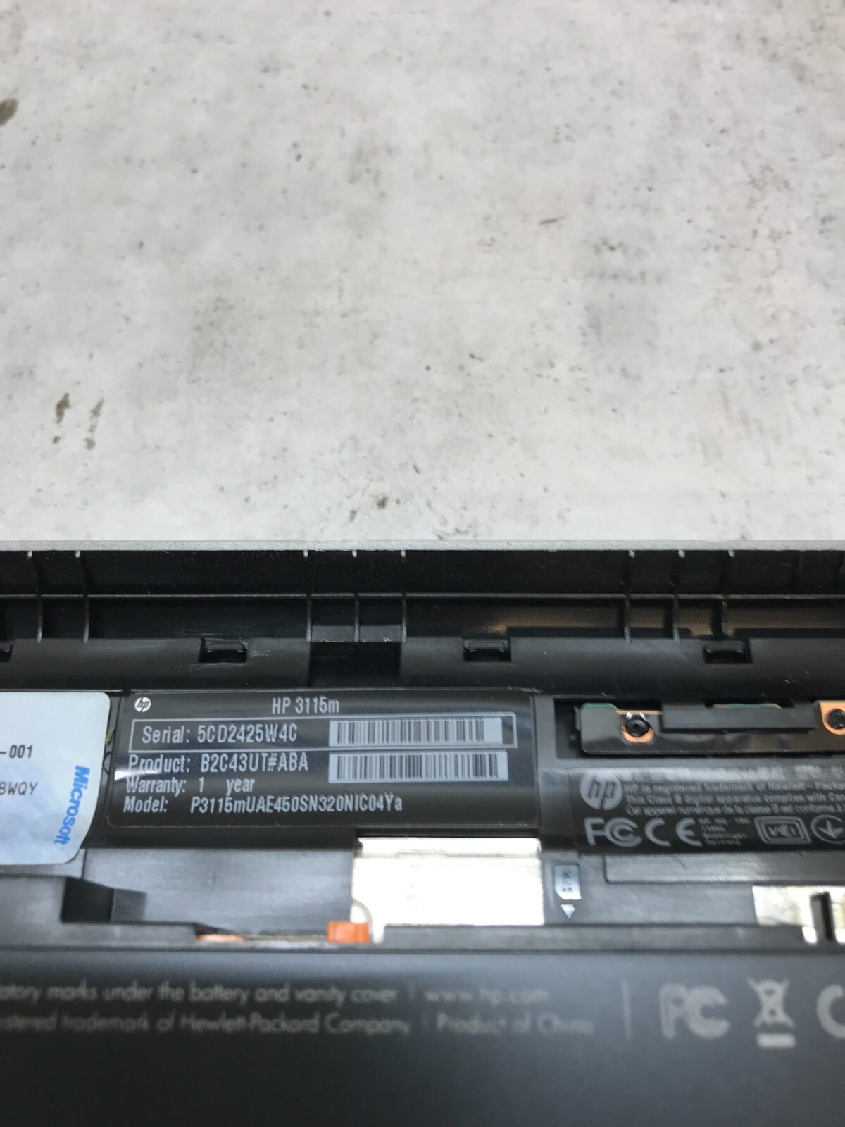 HP 3115m 11″ Laptop AMD E-Series 4GB RAM NO HDD/OS For Parts/Repair Cracked – DW