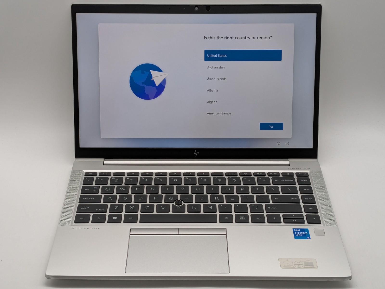HP EliteBook 840 G8 14″ FHD Touch I5-1145G7 256GB 8GB W11P FP Reader IRCam