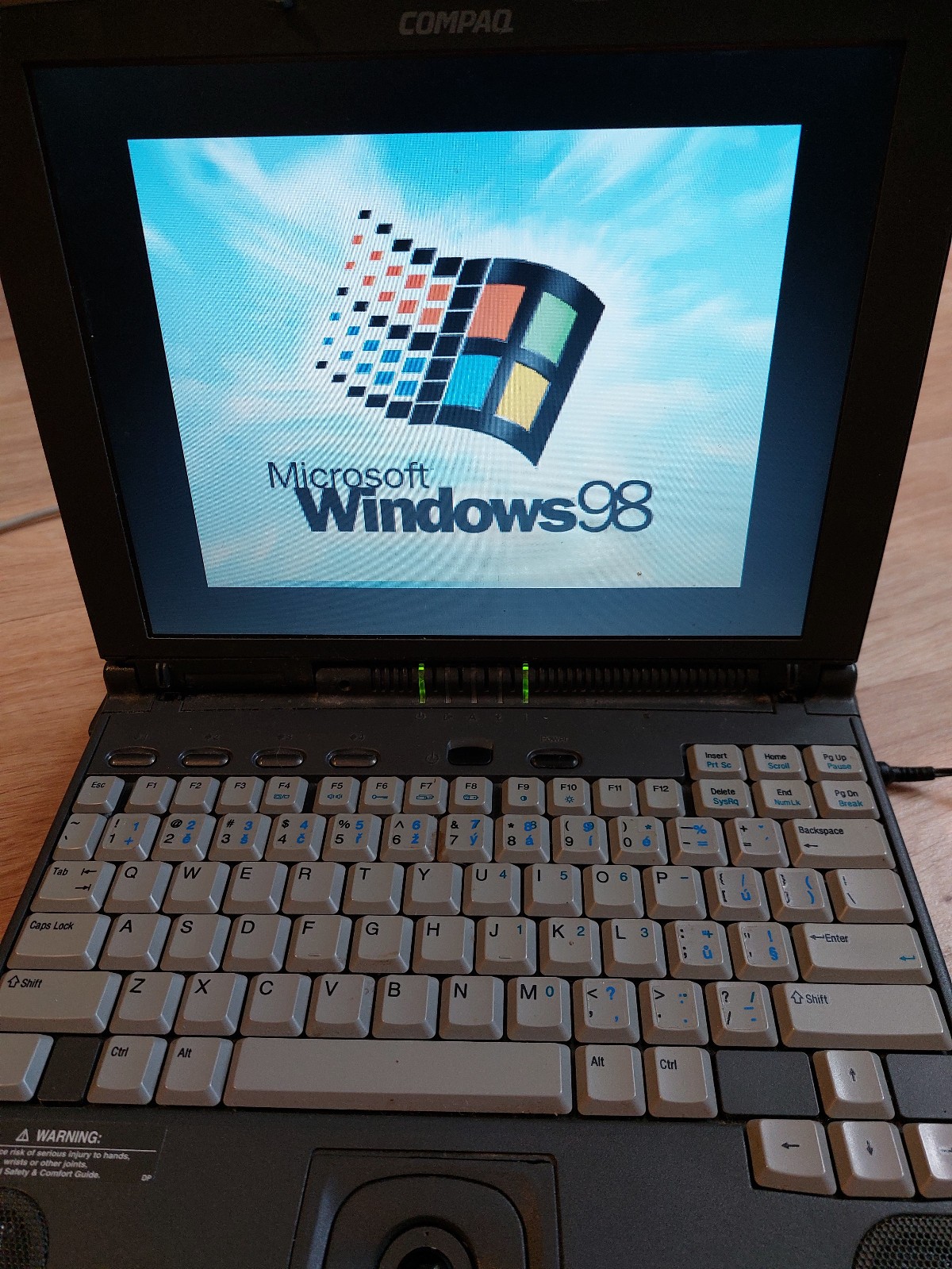 Compaq Armada 4130T (old notebook + docking station)